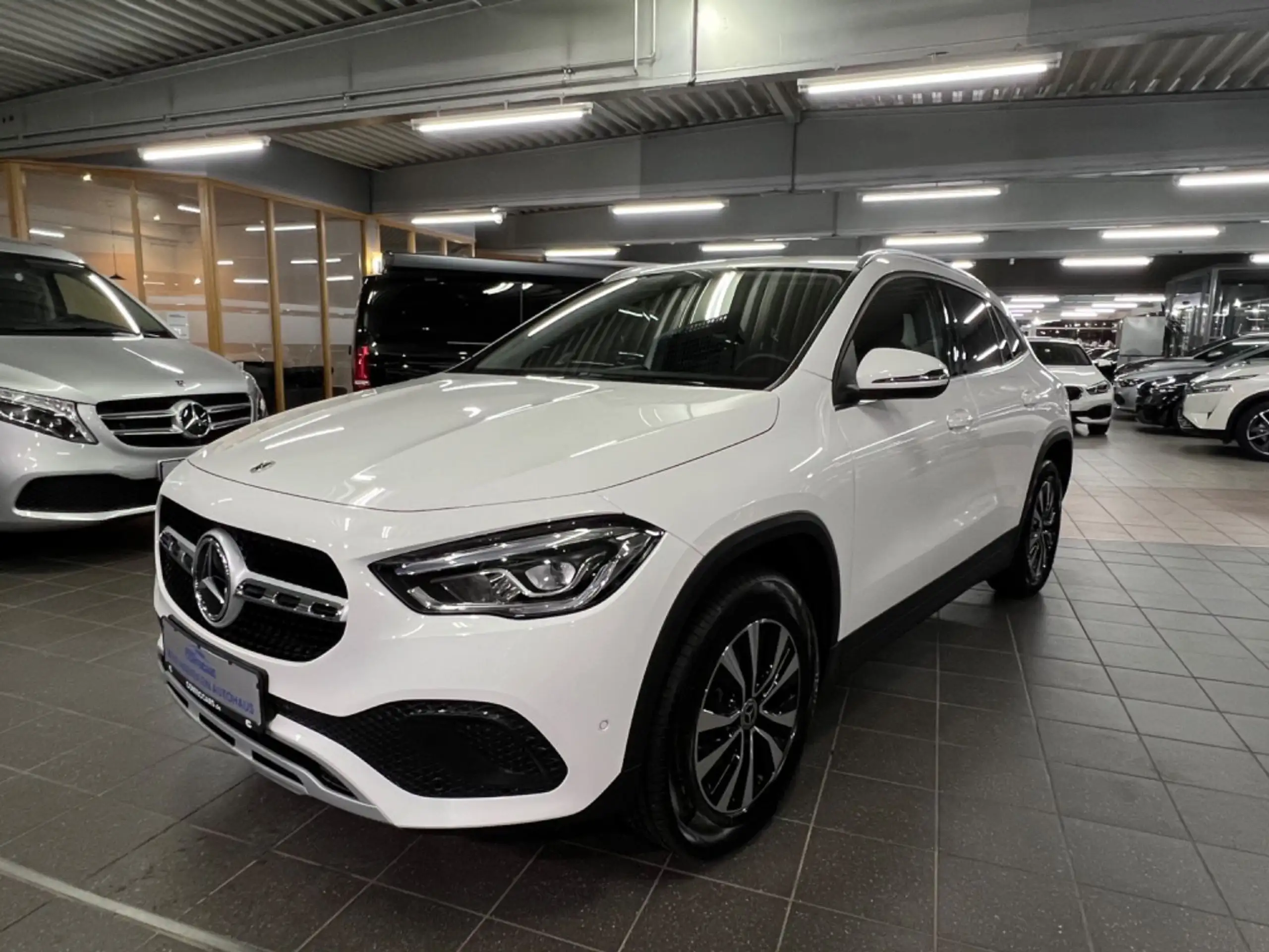 Mercedes-Benz - GLA 250