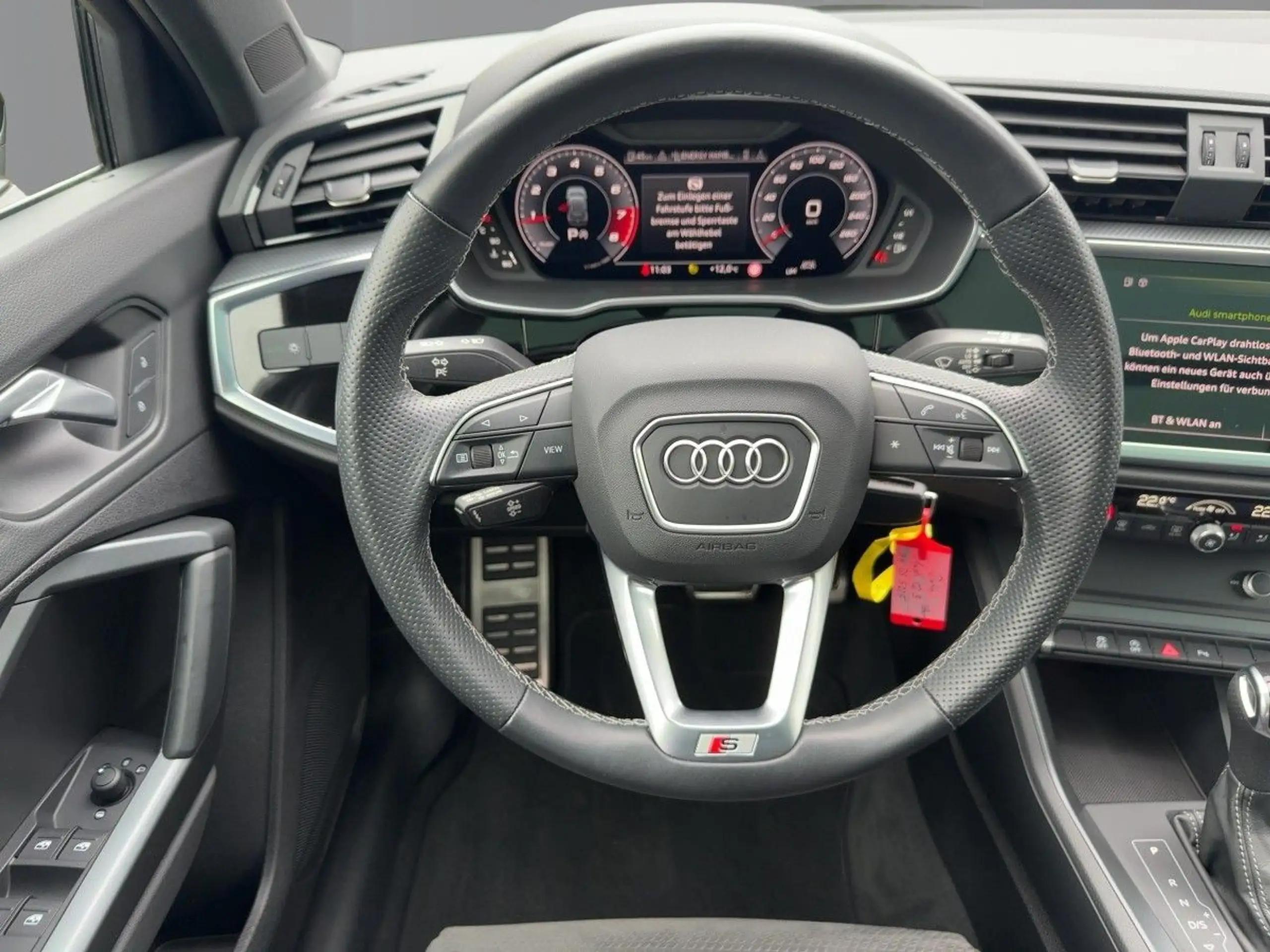 Audi - Q3