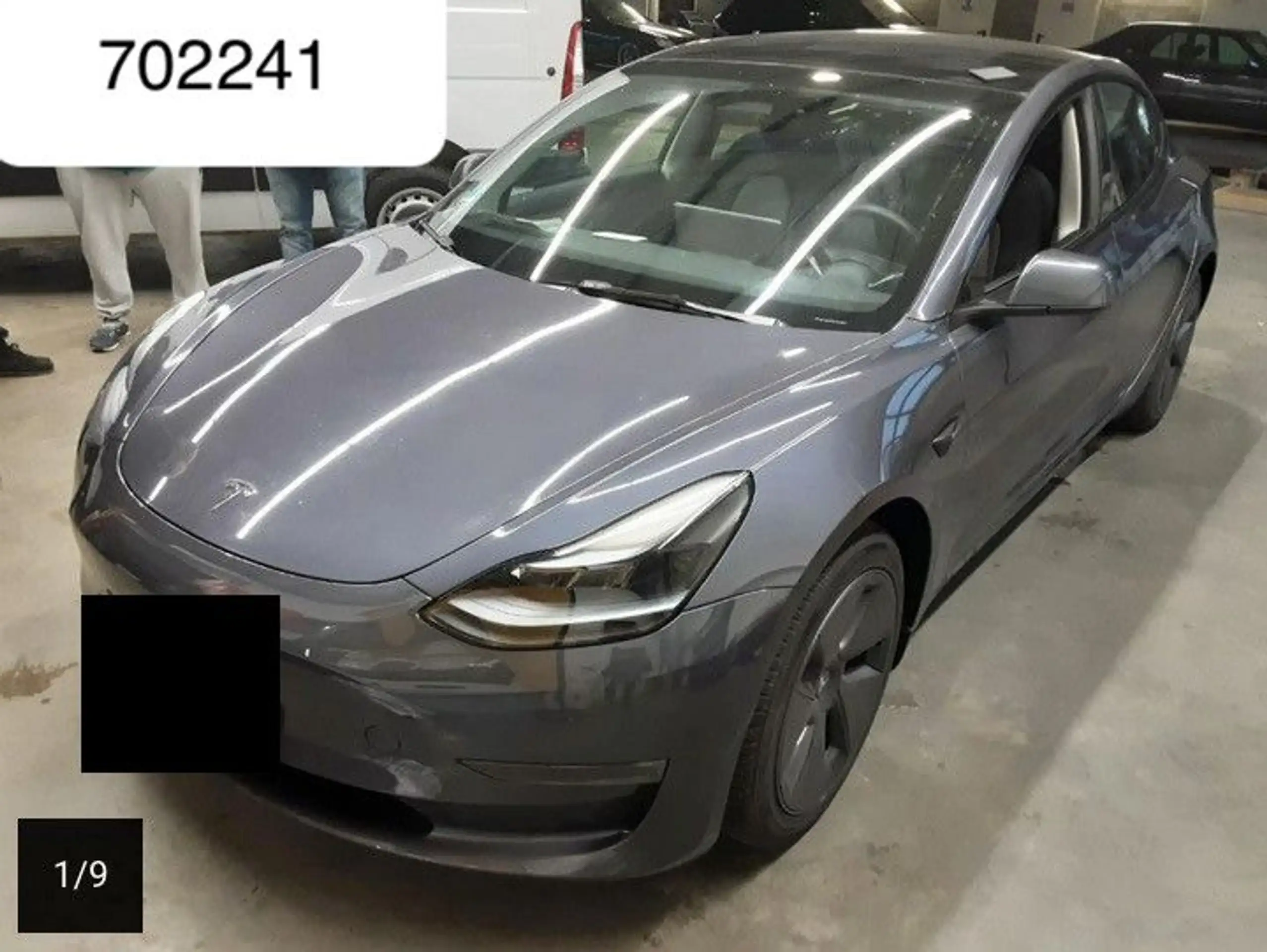 Tesla - Model 3