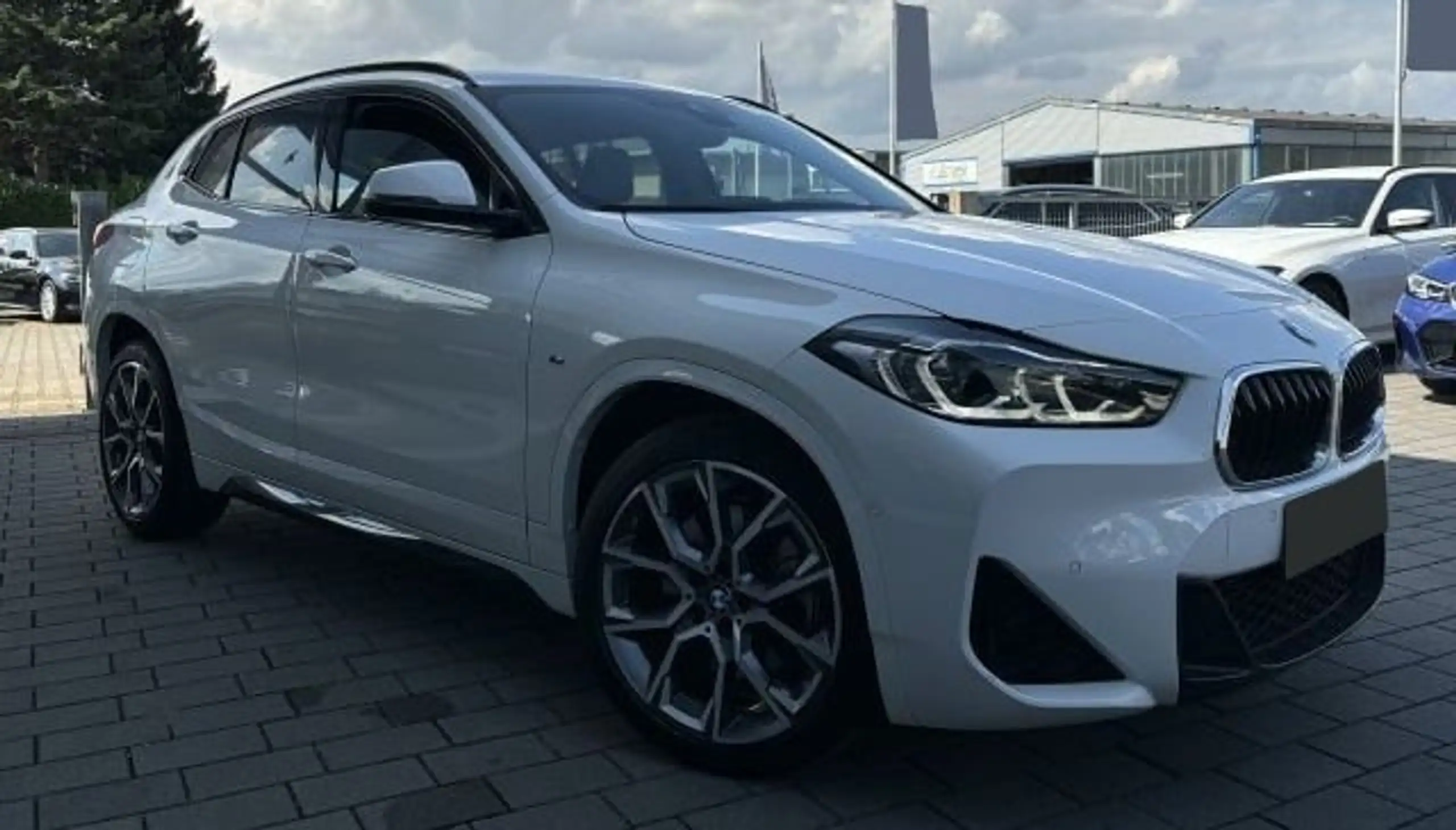 BMW - X2