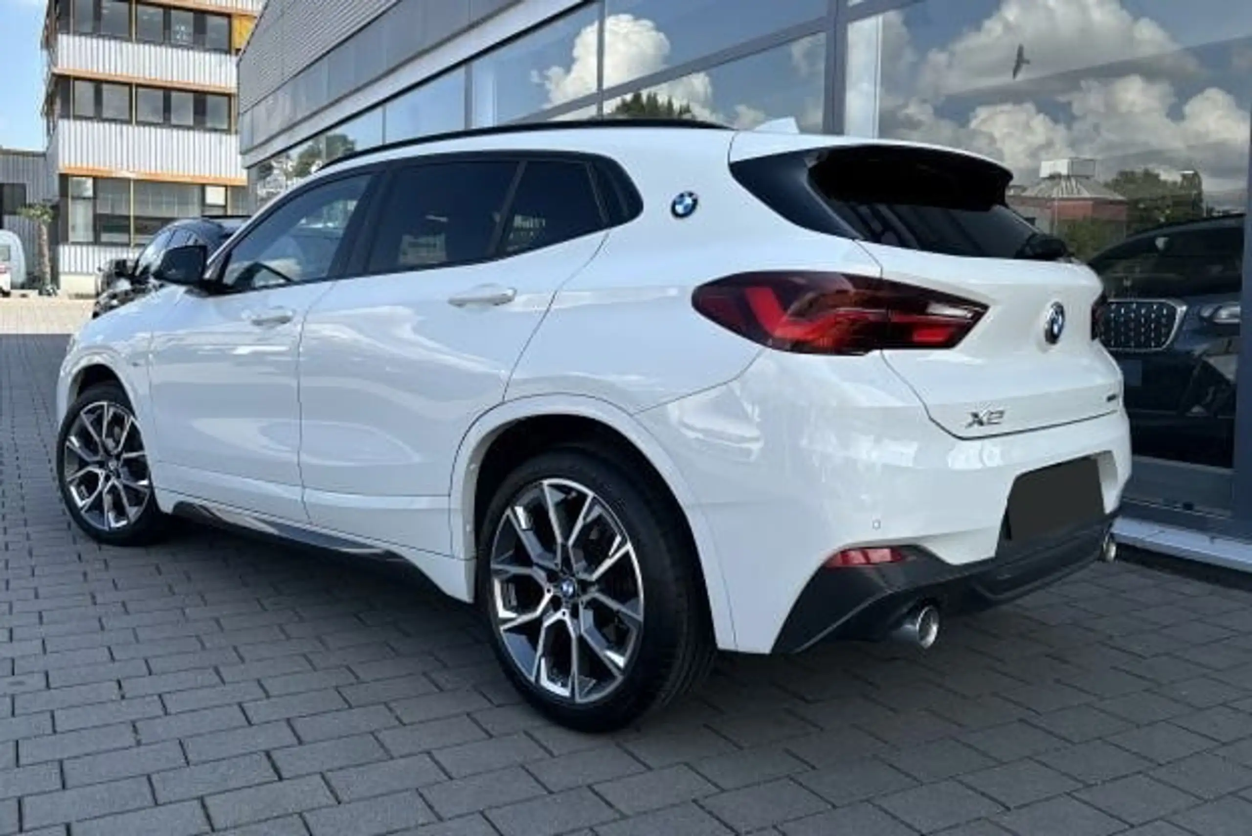 BMW - X2