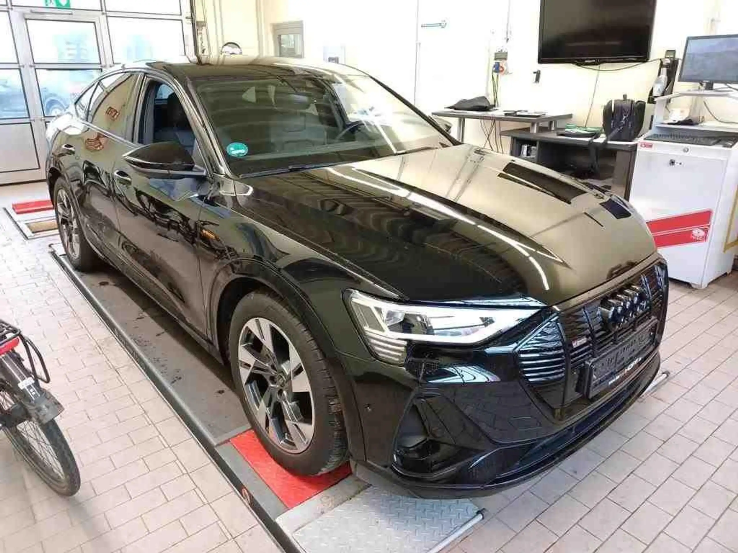 Audi - e-tron