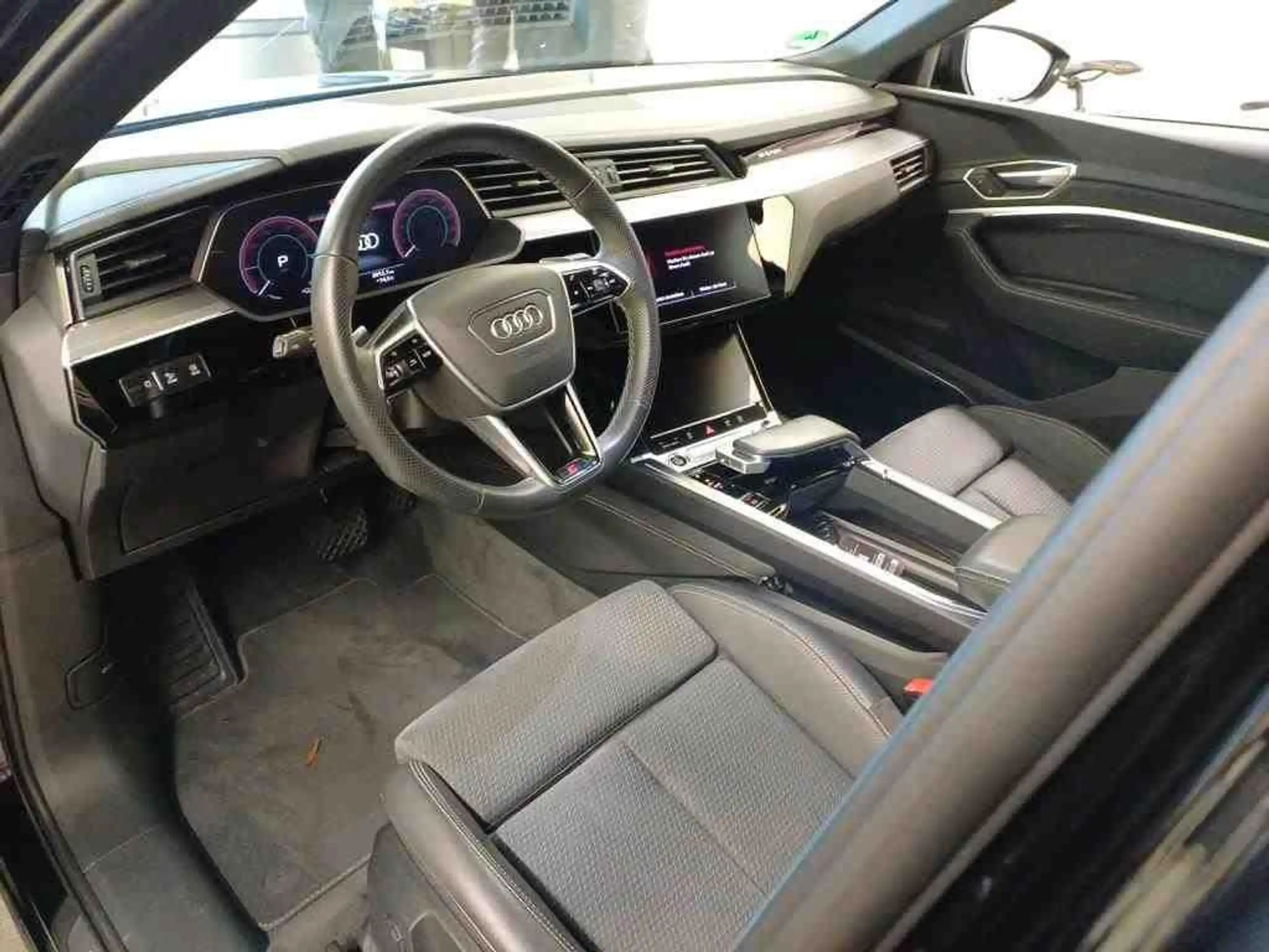 Audi - e-tron