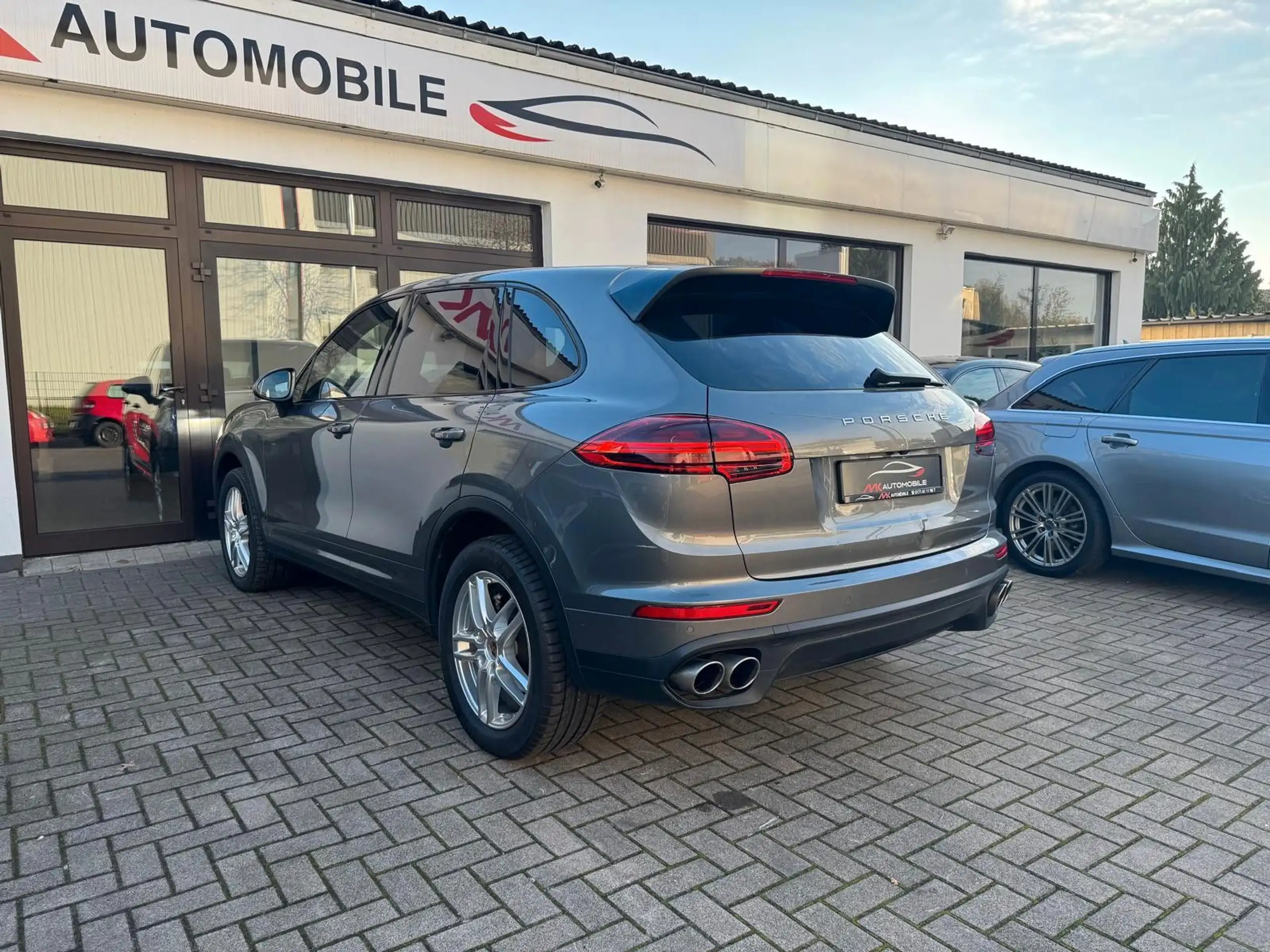 Porsche - Cayenne