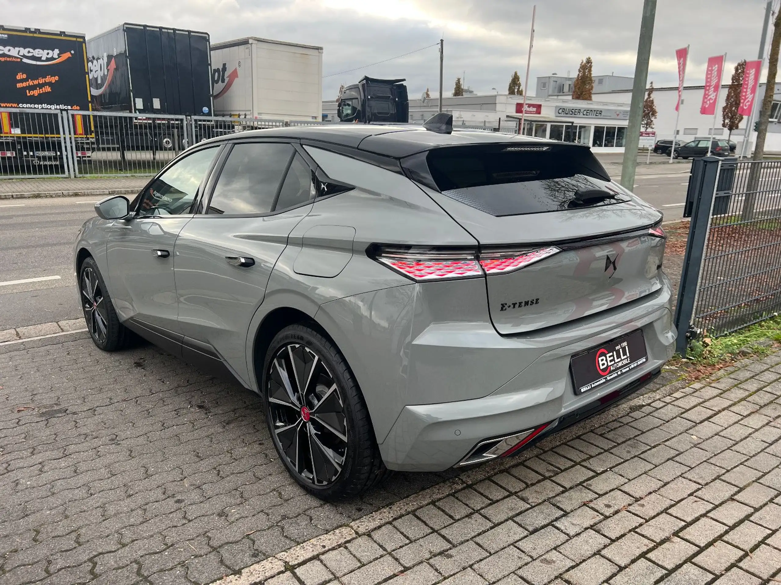 DS Automobiles - DS 4