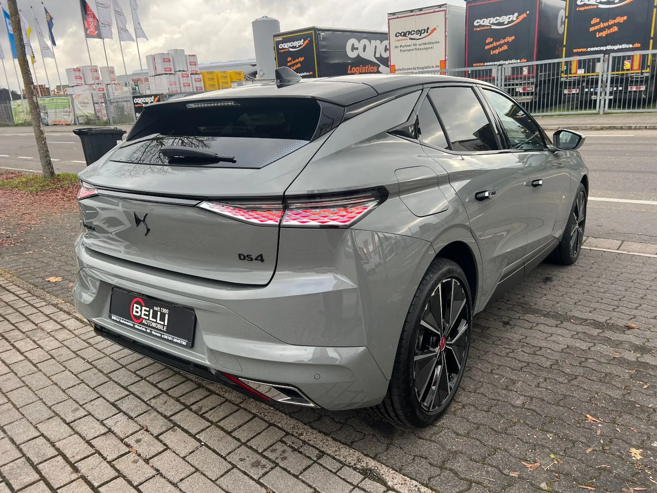 DS Automobiles - DS 4