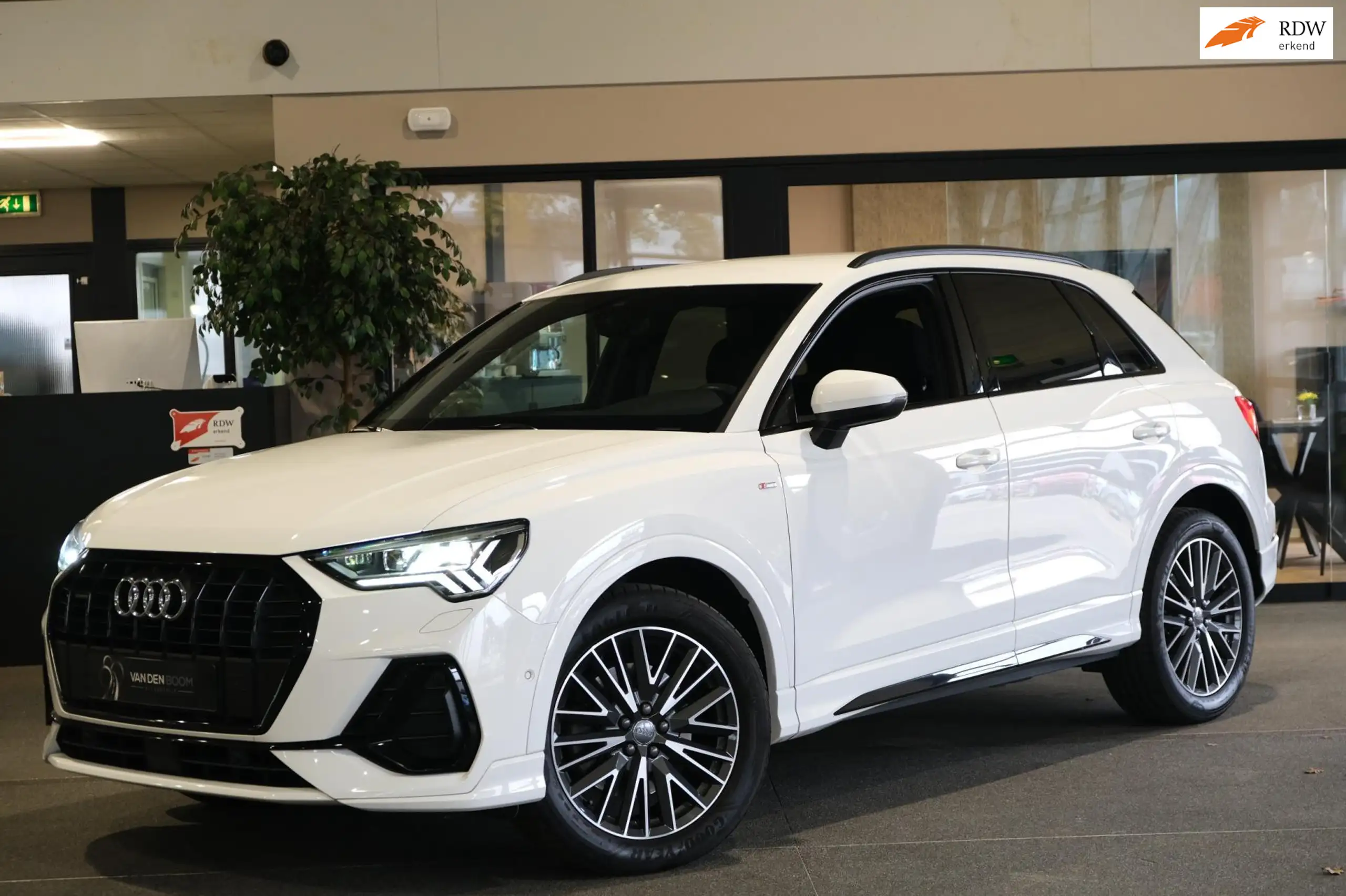 Audi - Q3