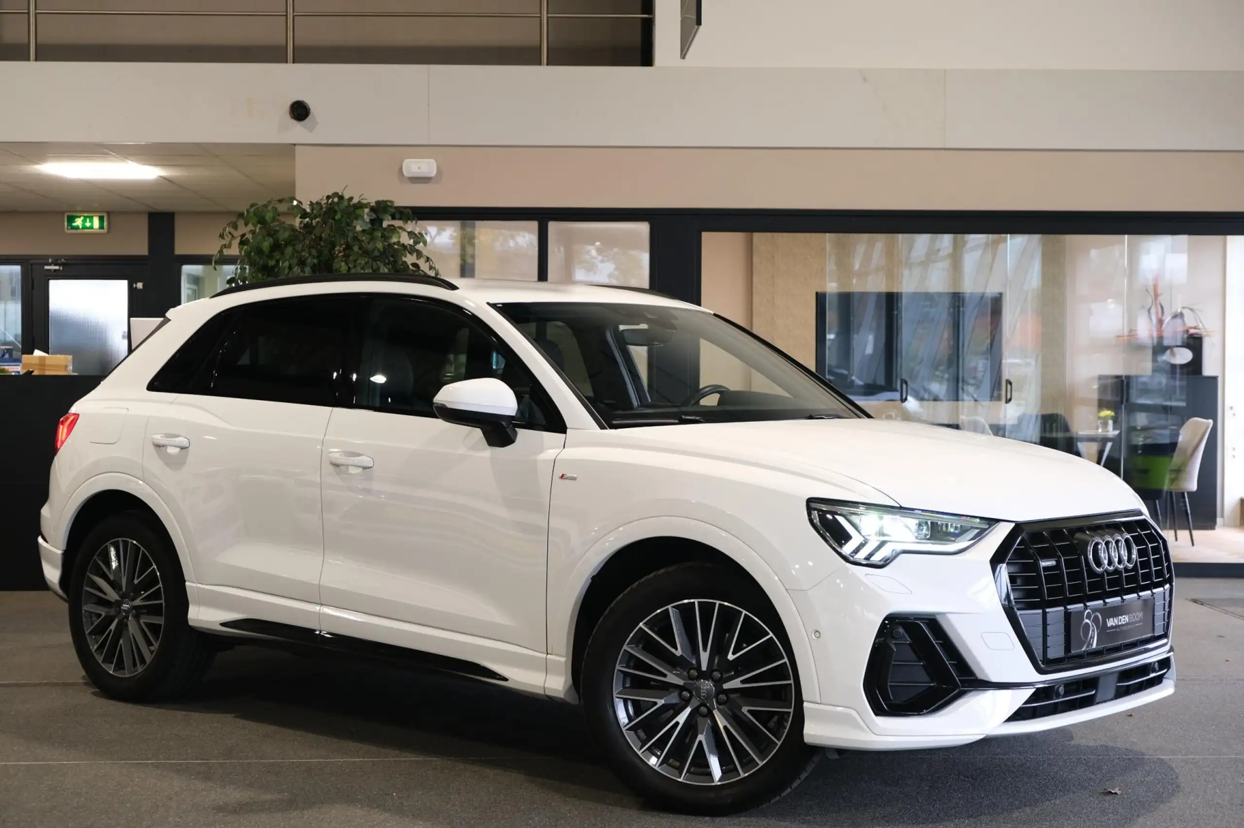 Audi - Q3