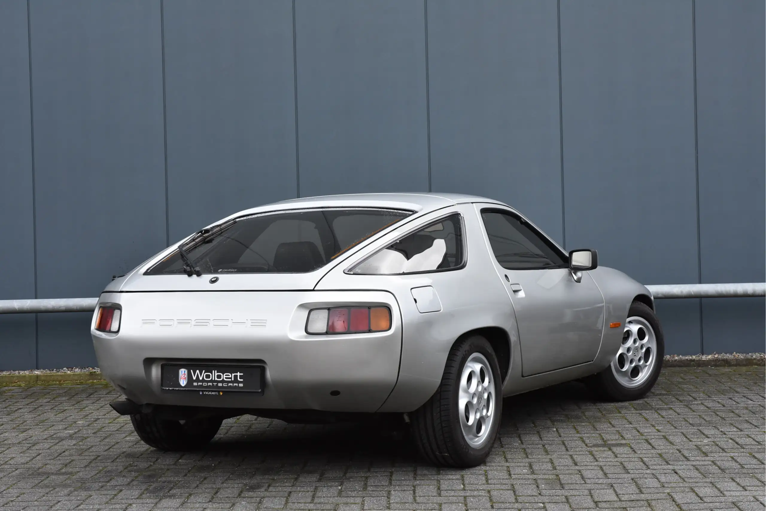 Porsche - 928