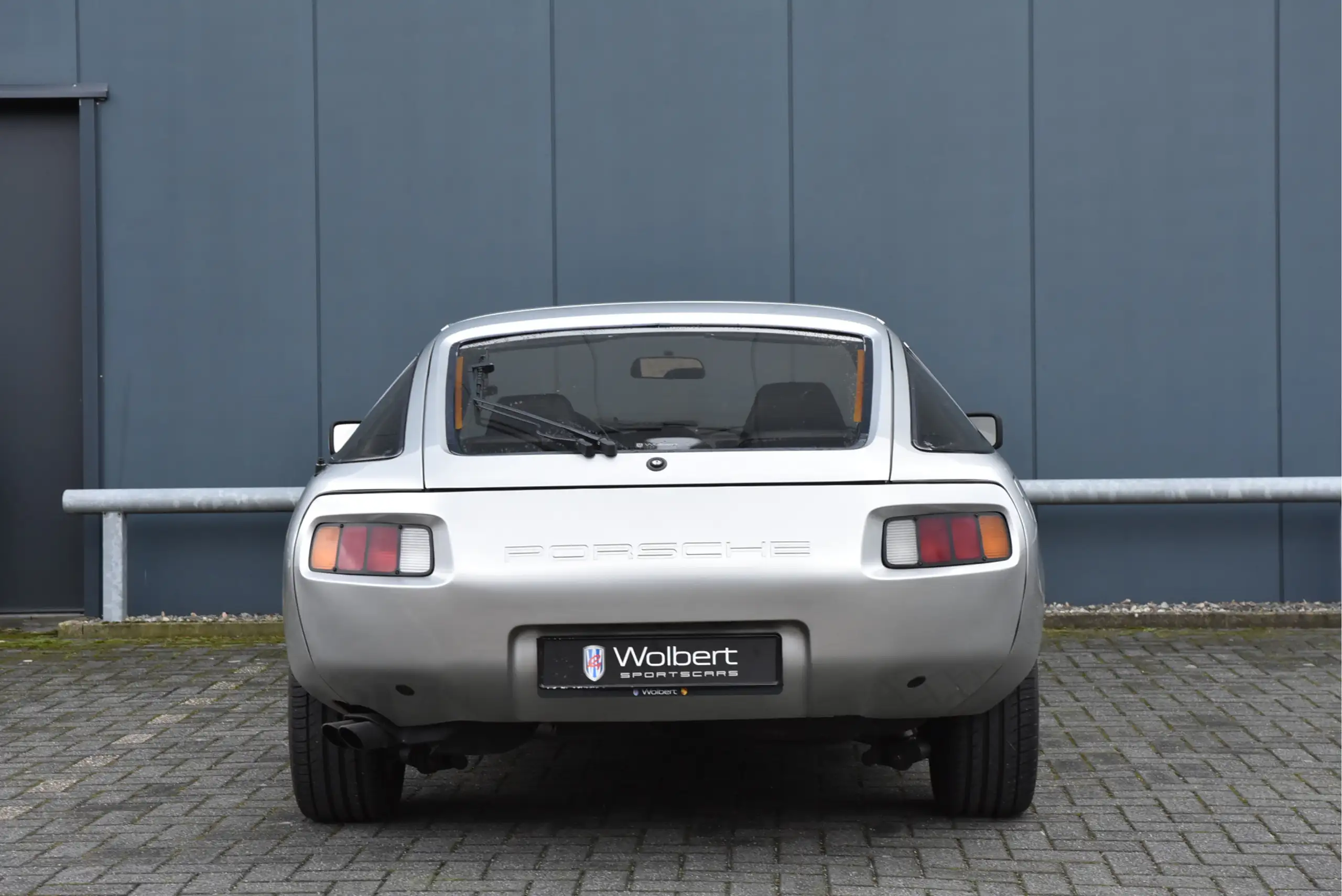 Porsche - 928