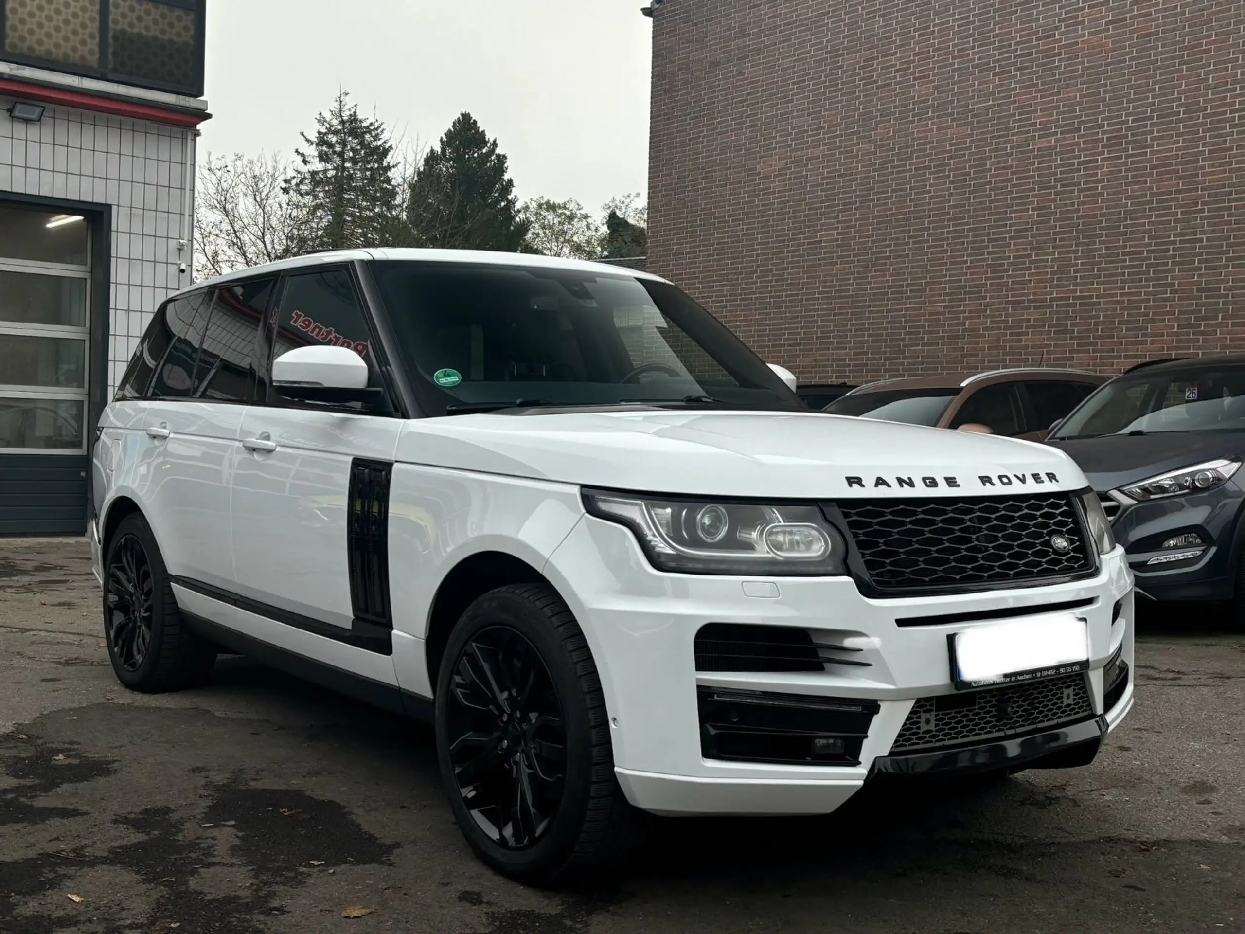 Land Rover - Range Rover