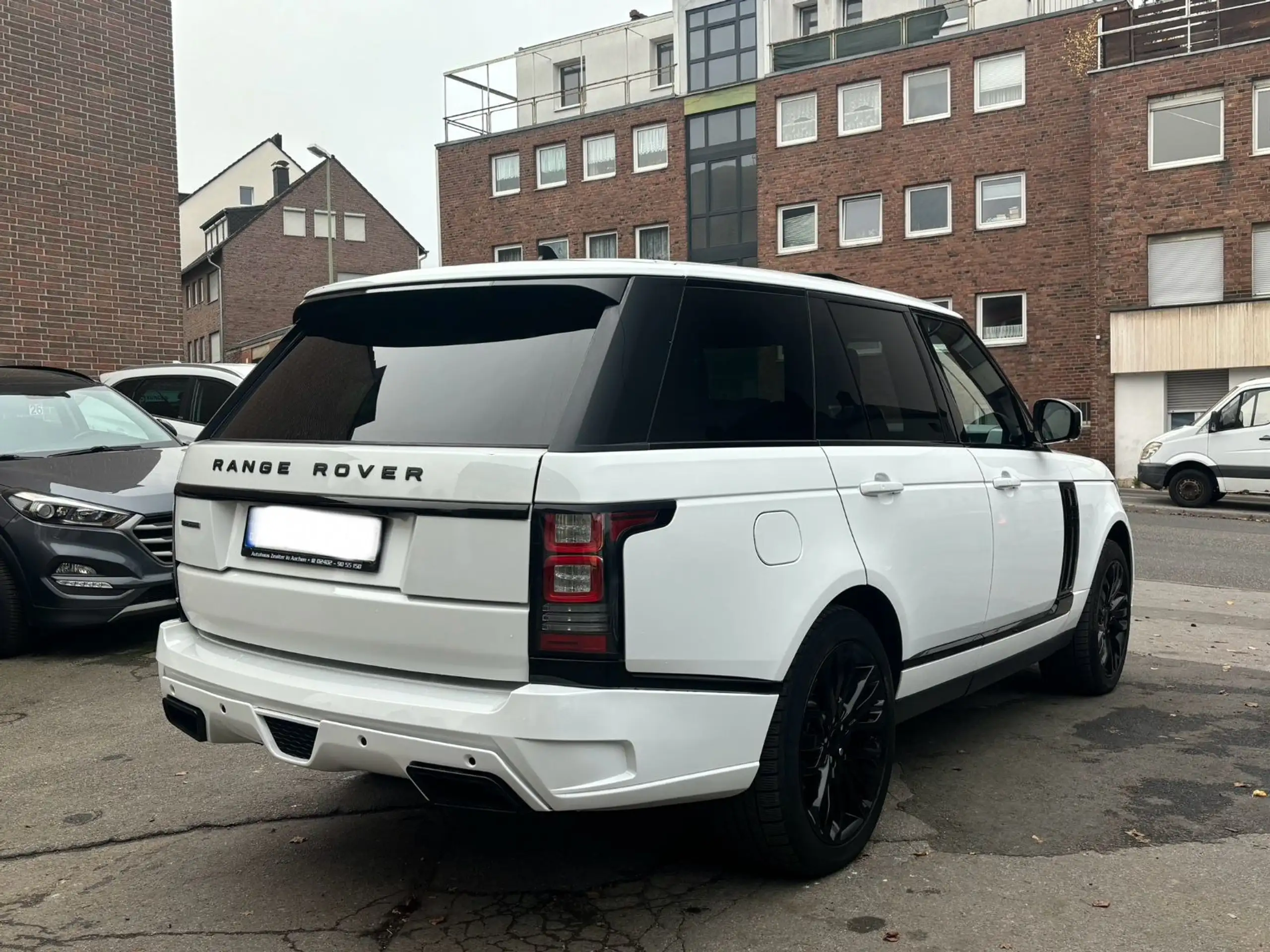 Land Rover - Range Rover