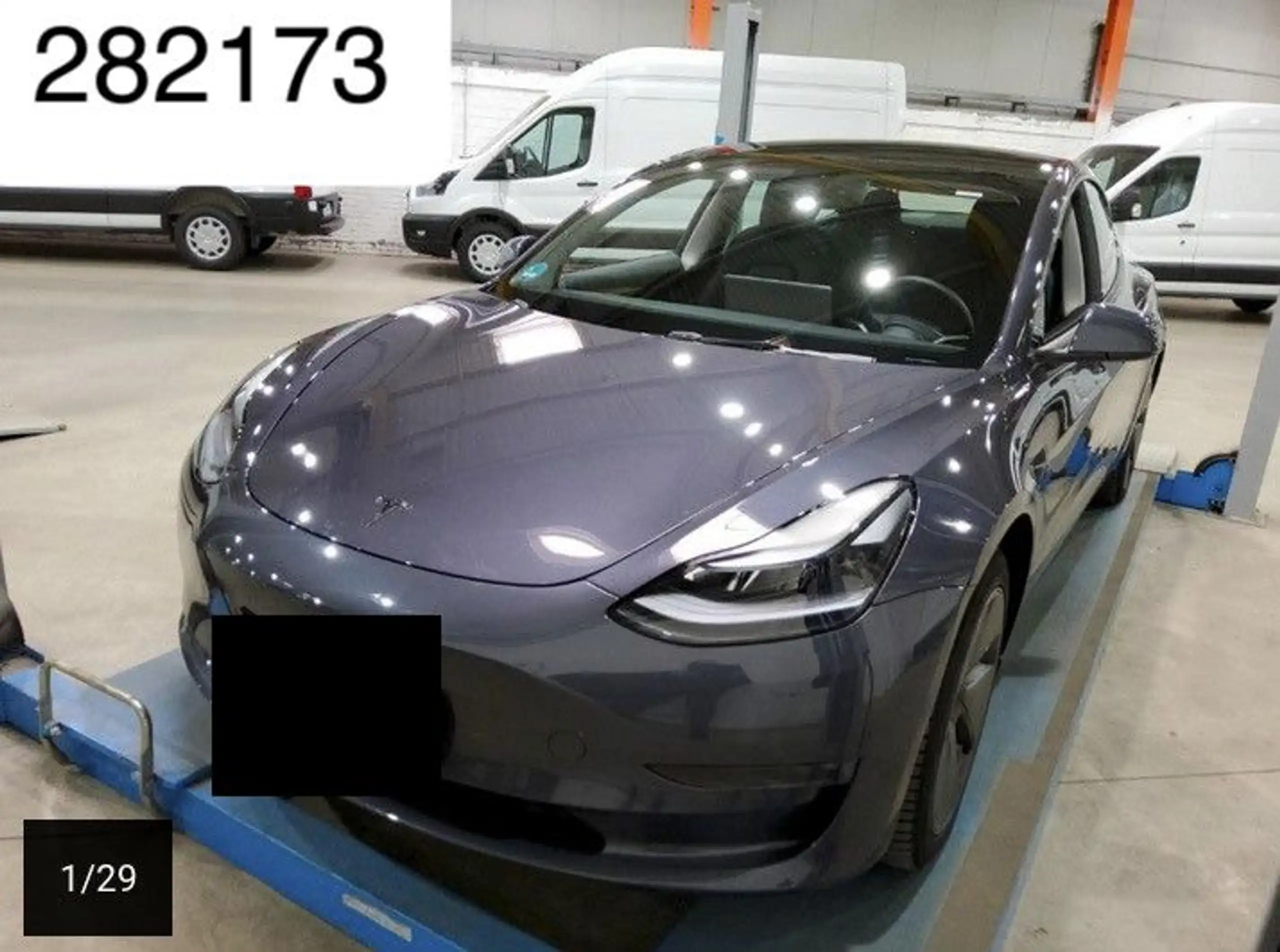 Tesla - Model 3