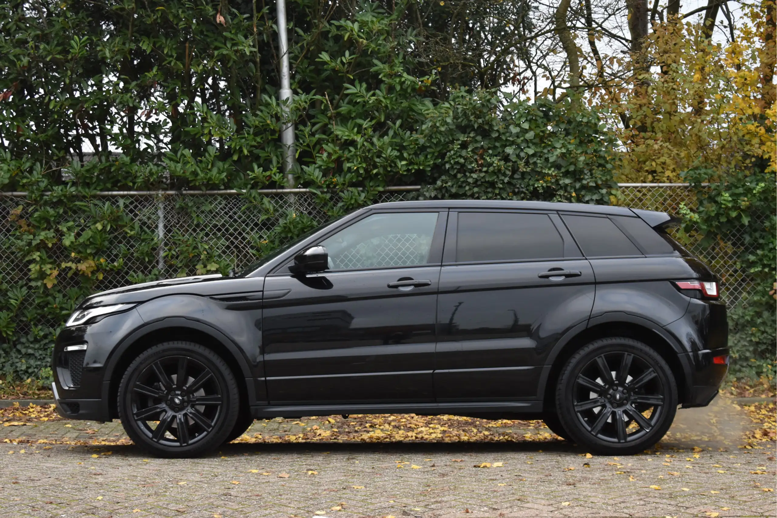 Land Rover - Range Rover Evoque