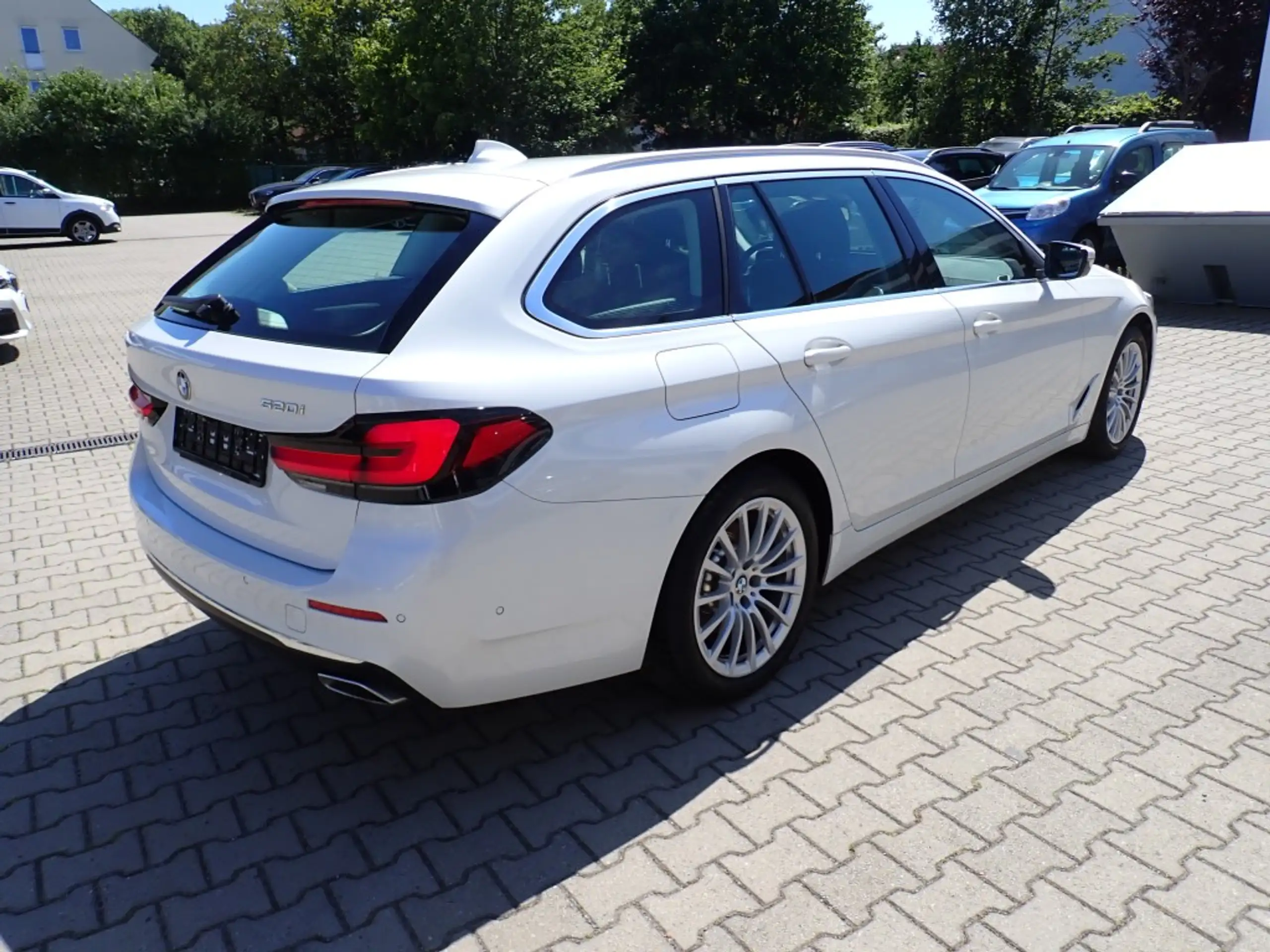 BMW - 520