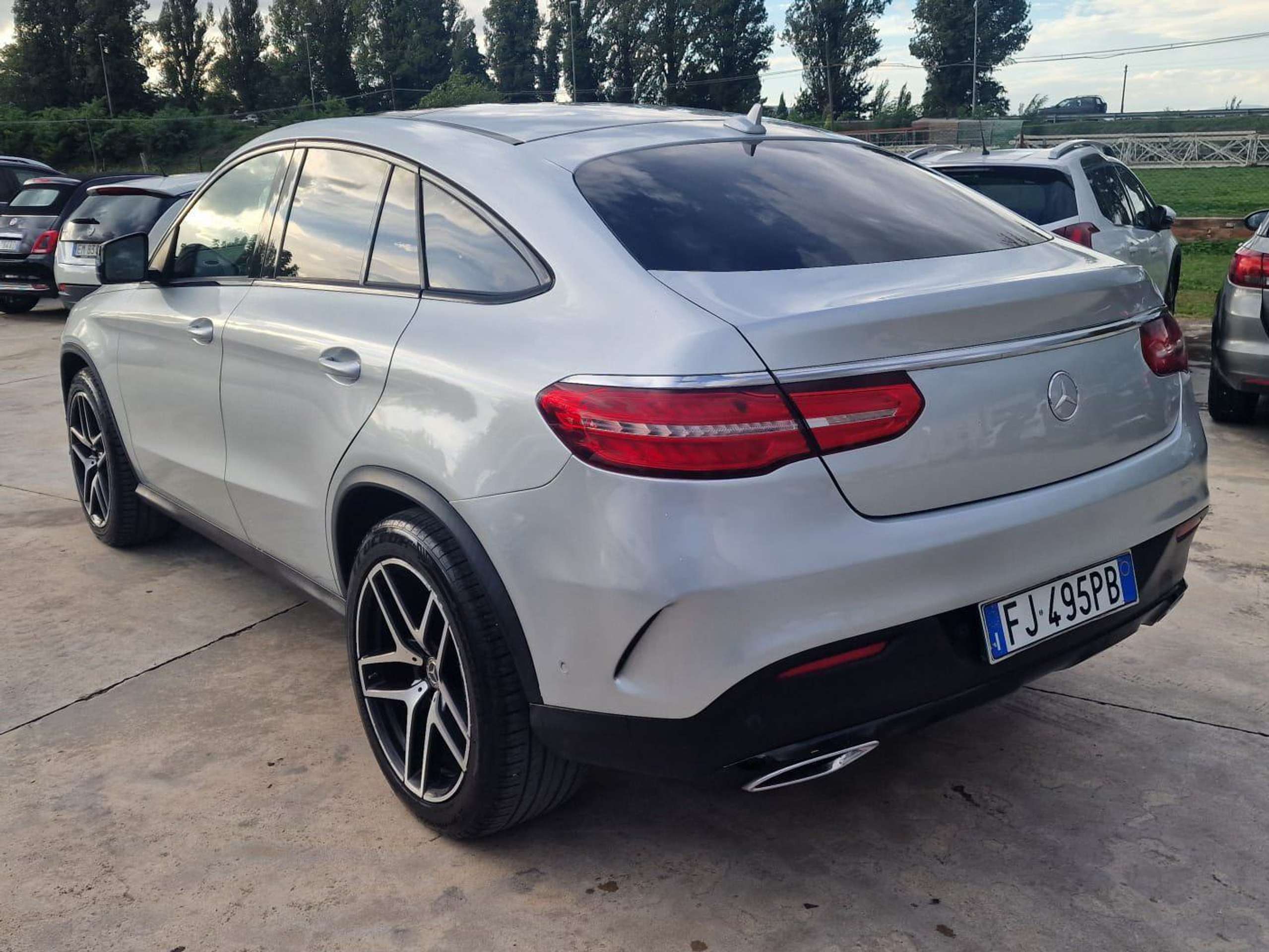 Mercedes-Benz - GLE 350