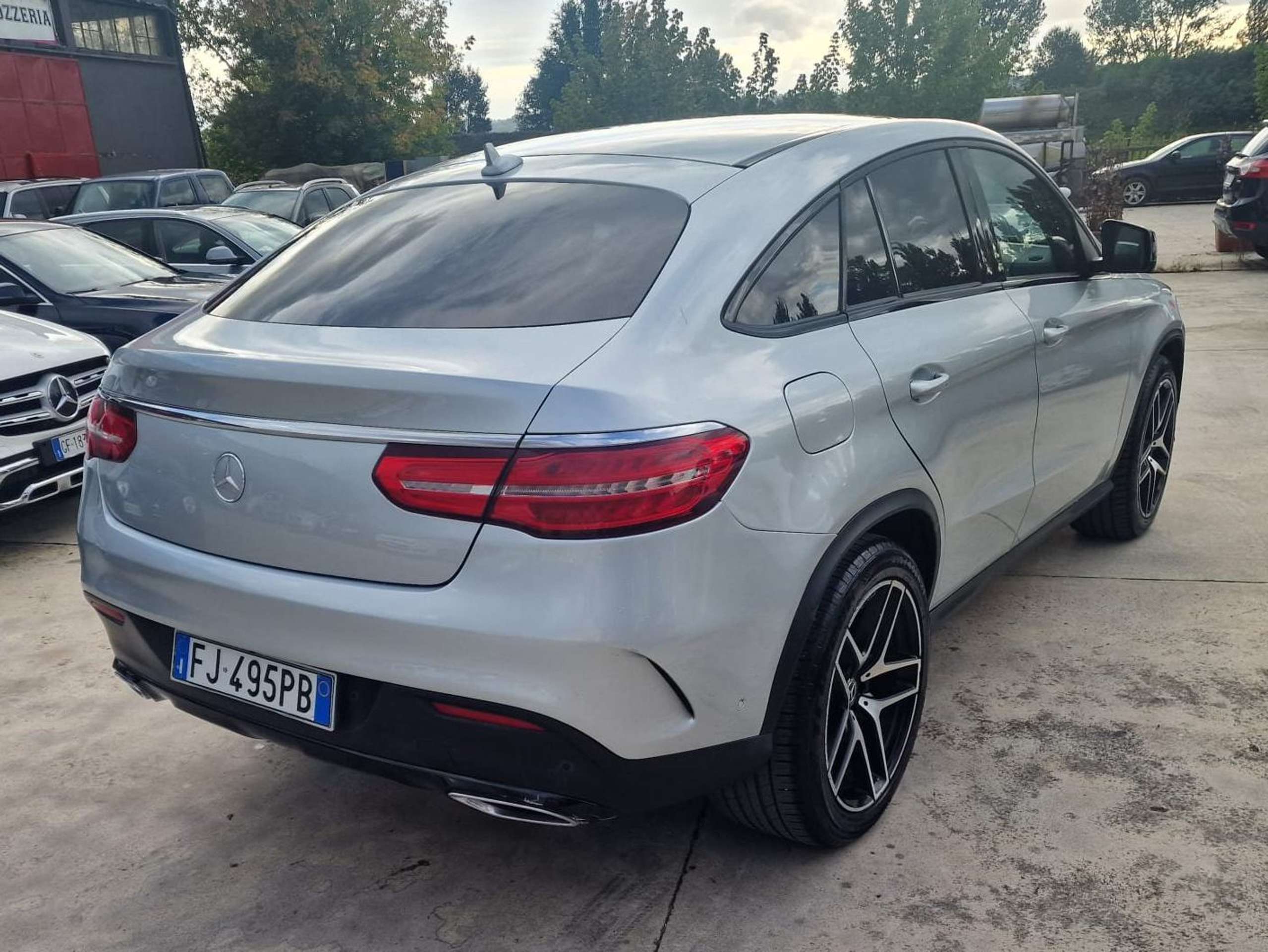 Mercedes-Benz - GLE 350