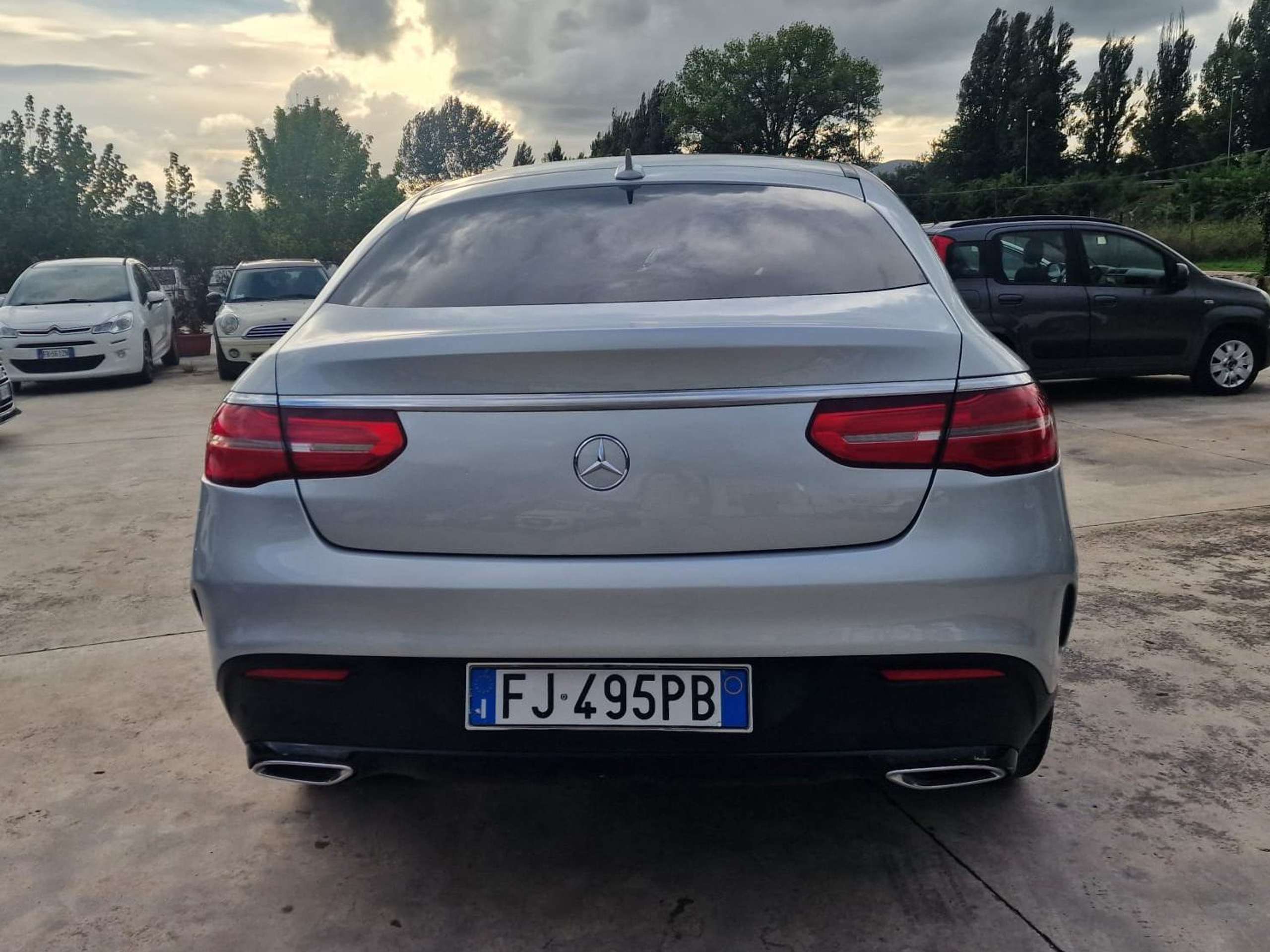 Mercedes-Benz - GLE 350