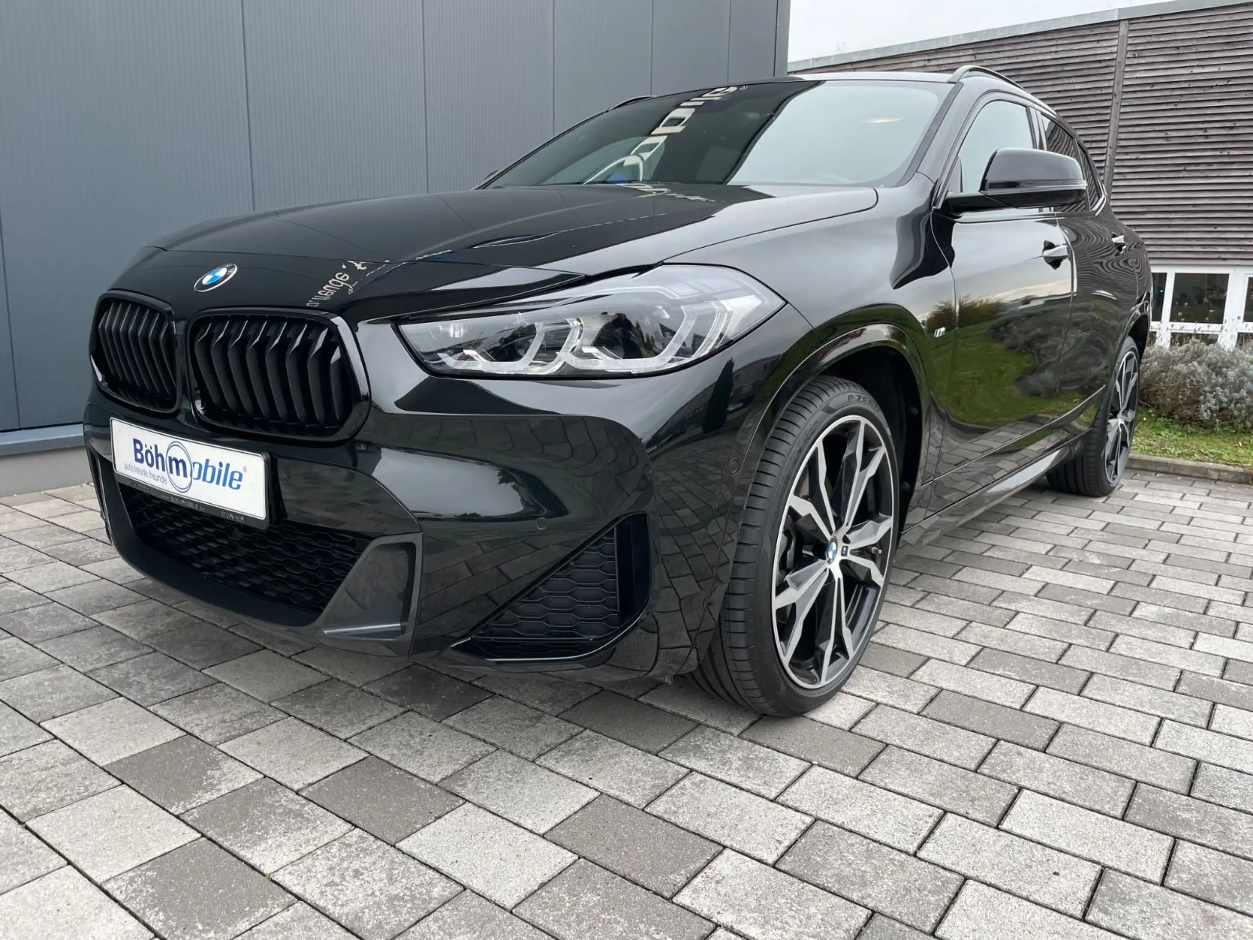 BMW - X2