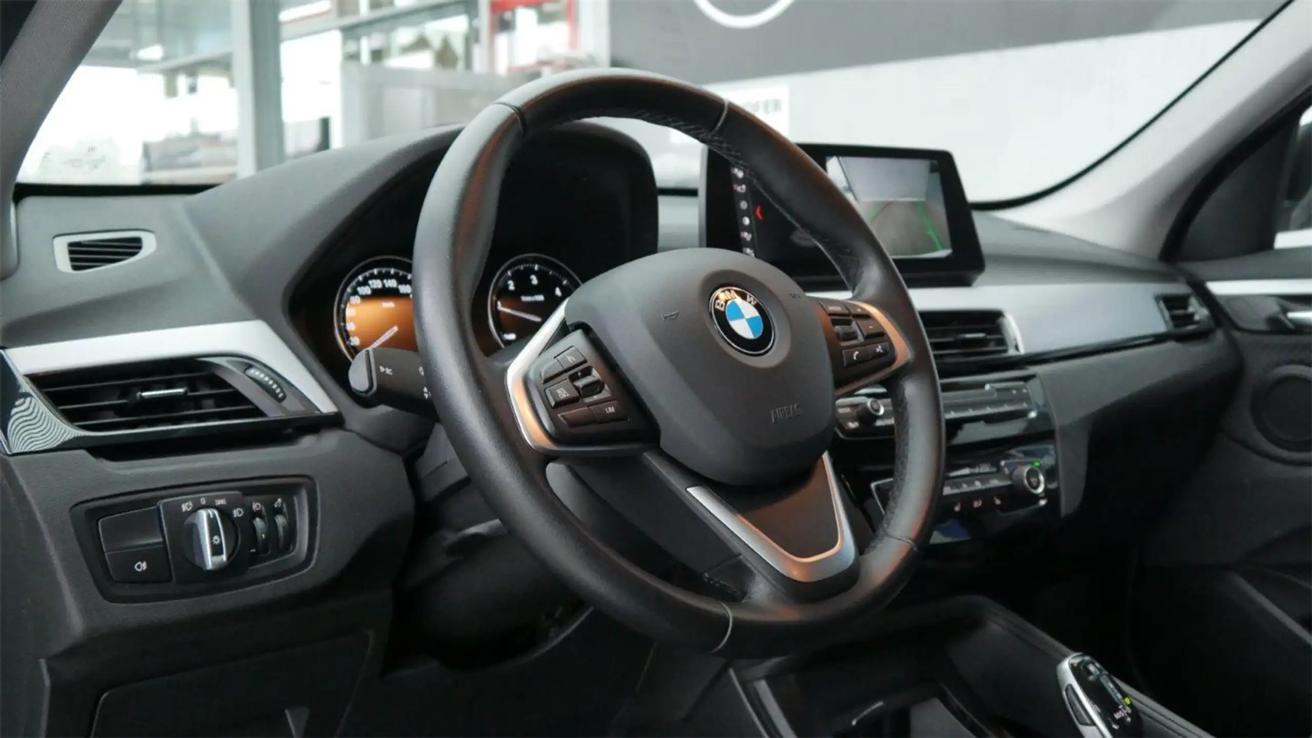 BMW - X1