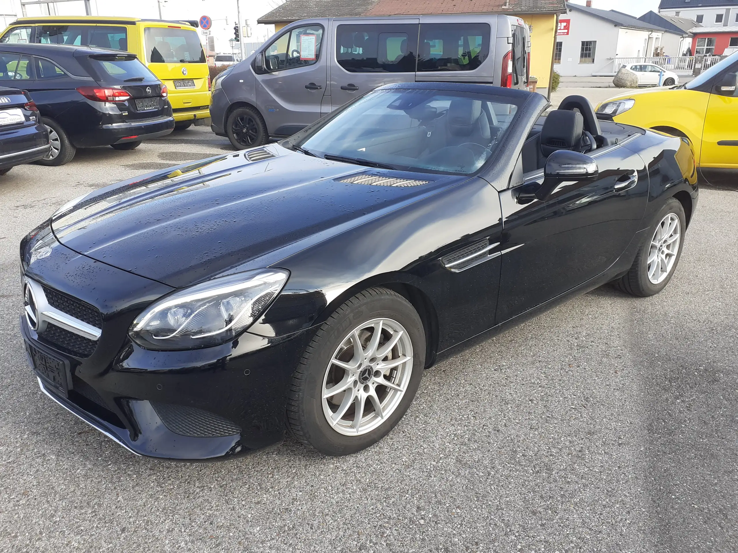 Mercedes-Benz - SLC 180