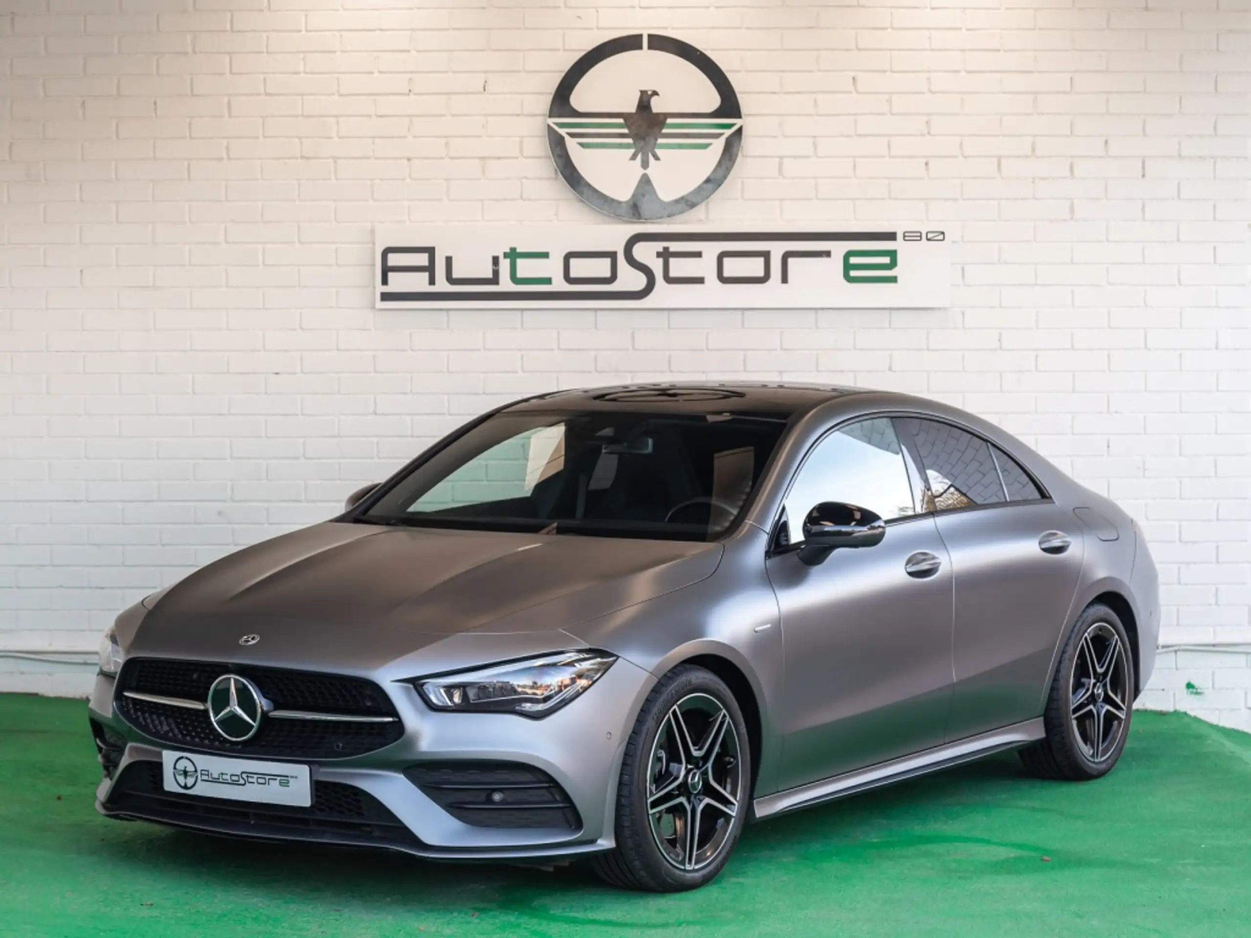 Mercedes-Benz - CLA 200