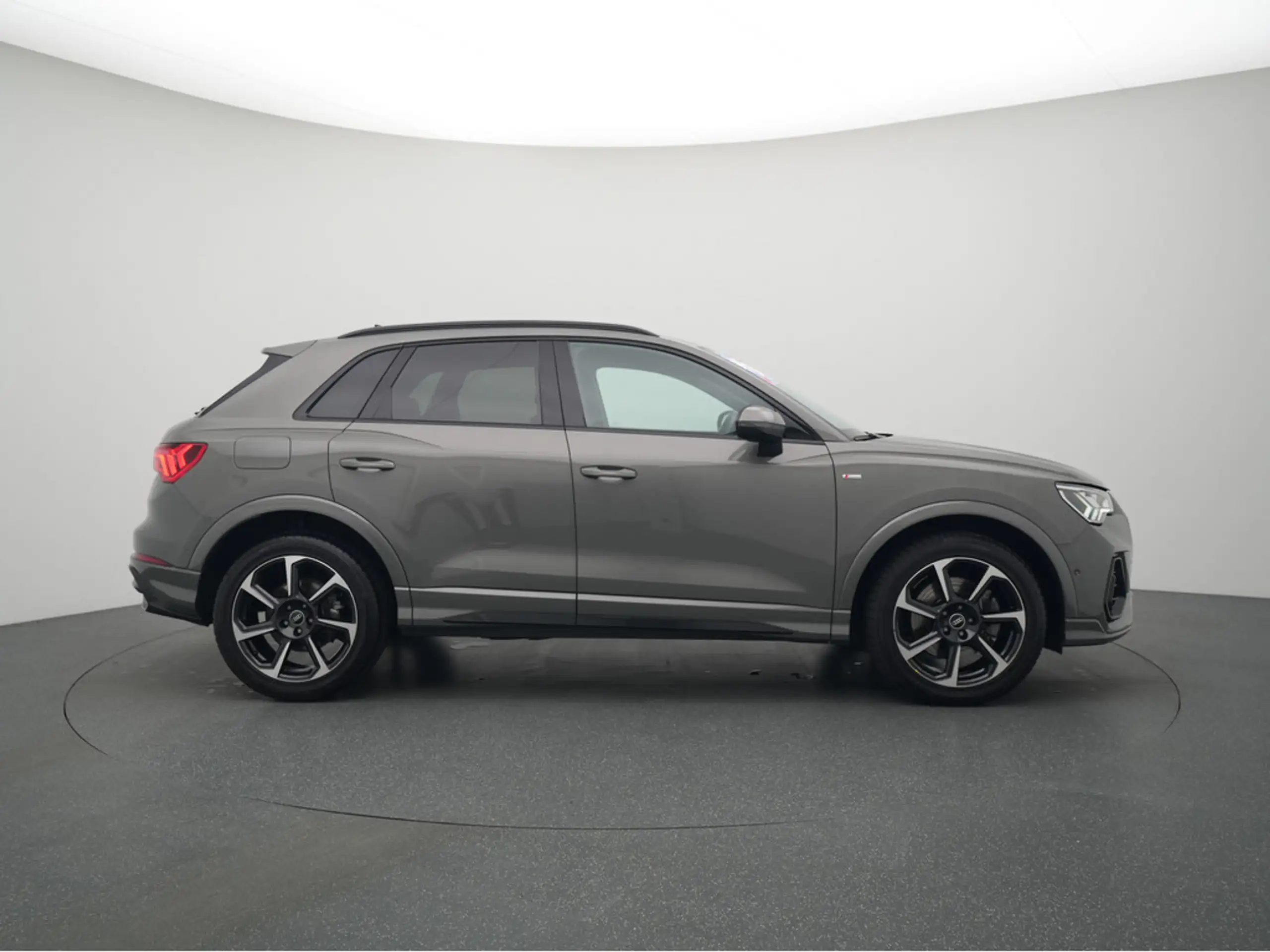 Audi - Q3