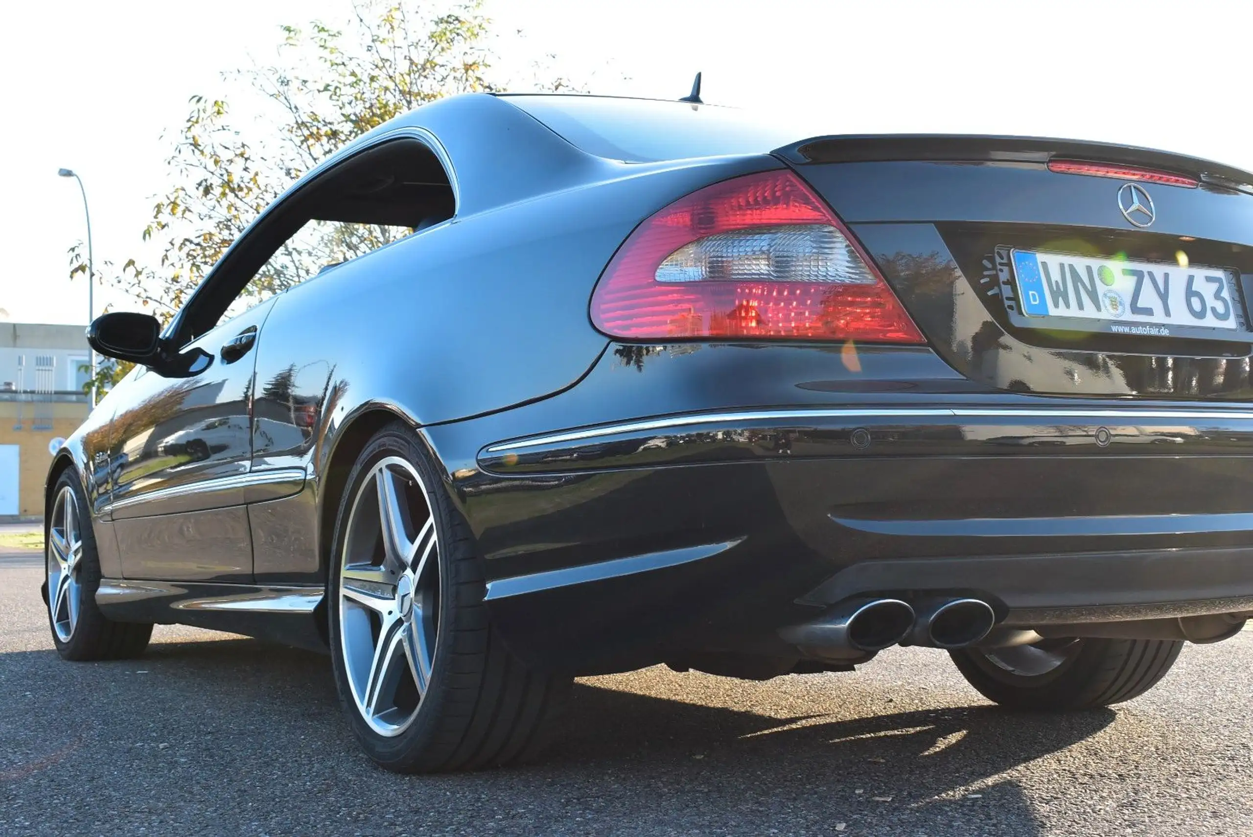 Mercedes-Benz - CLK 63 AMG