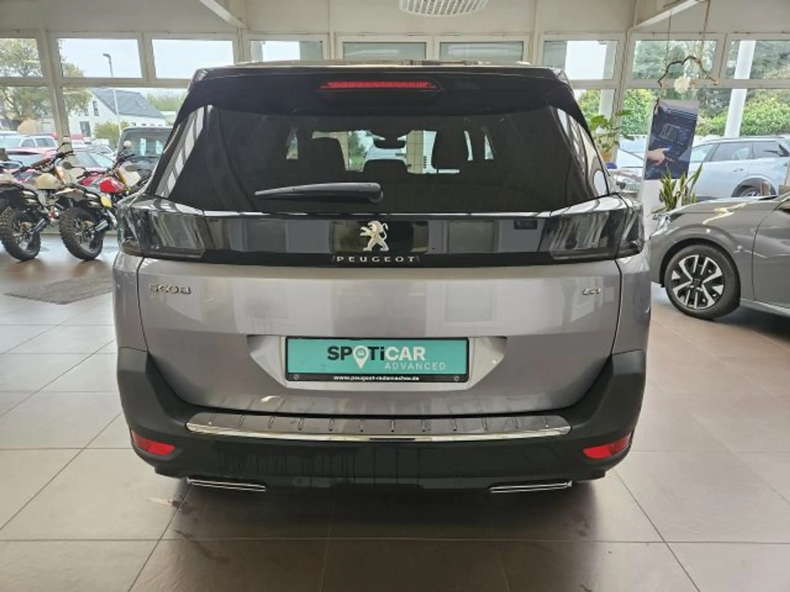 Peugeot - 5008