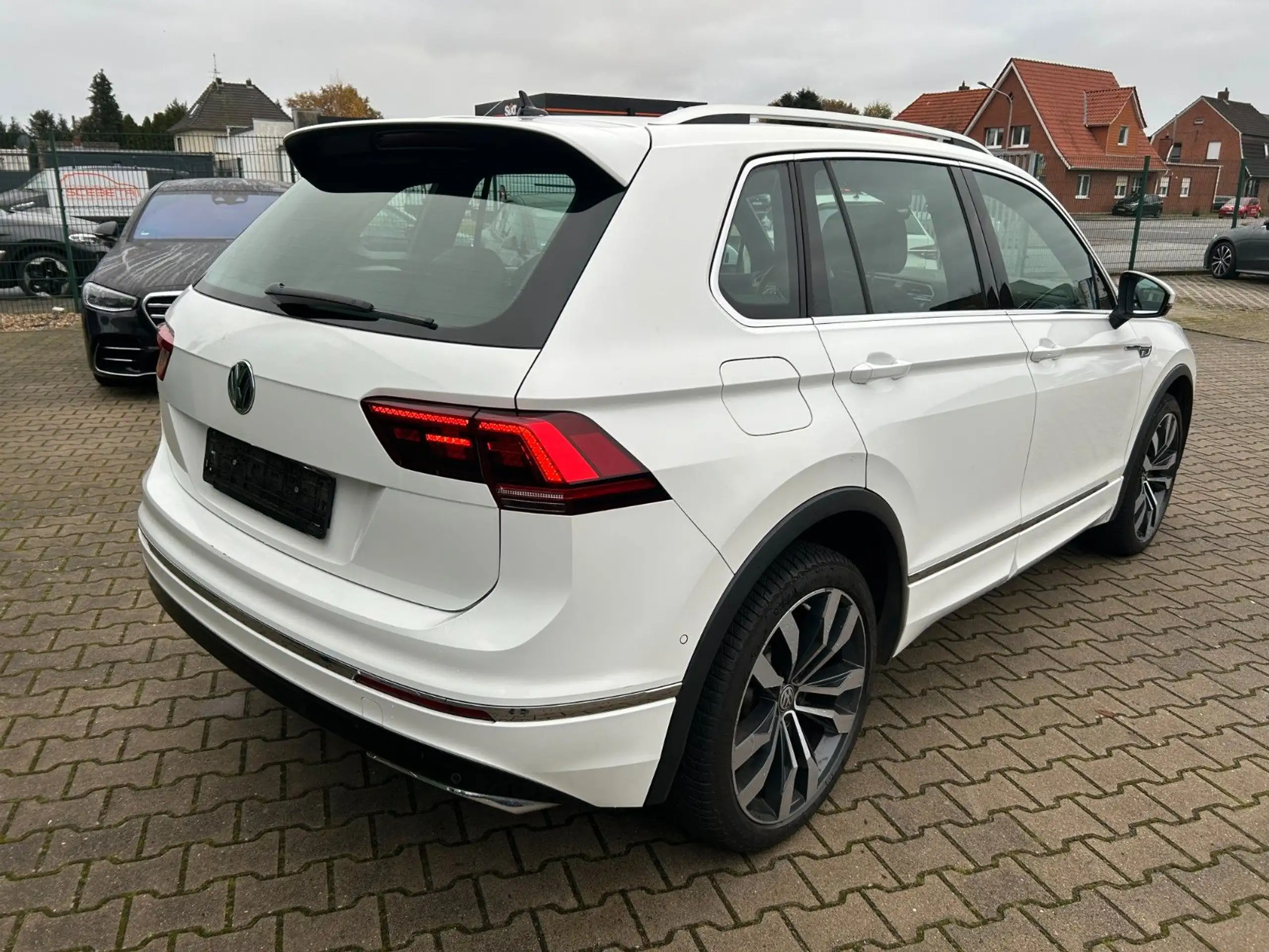 Volkswagen - Tiguan