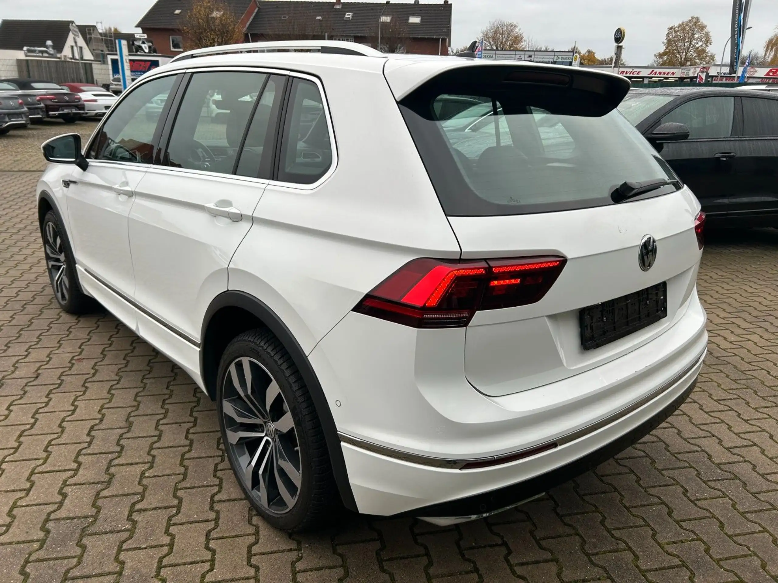 Volkswagen - Tiguan