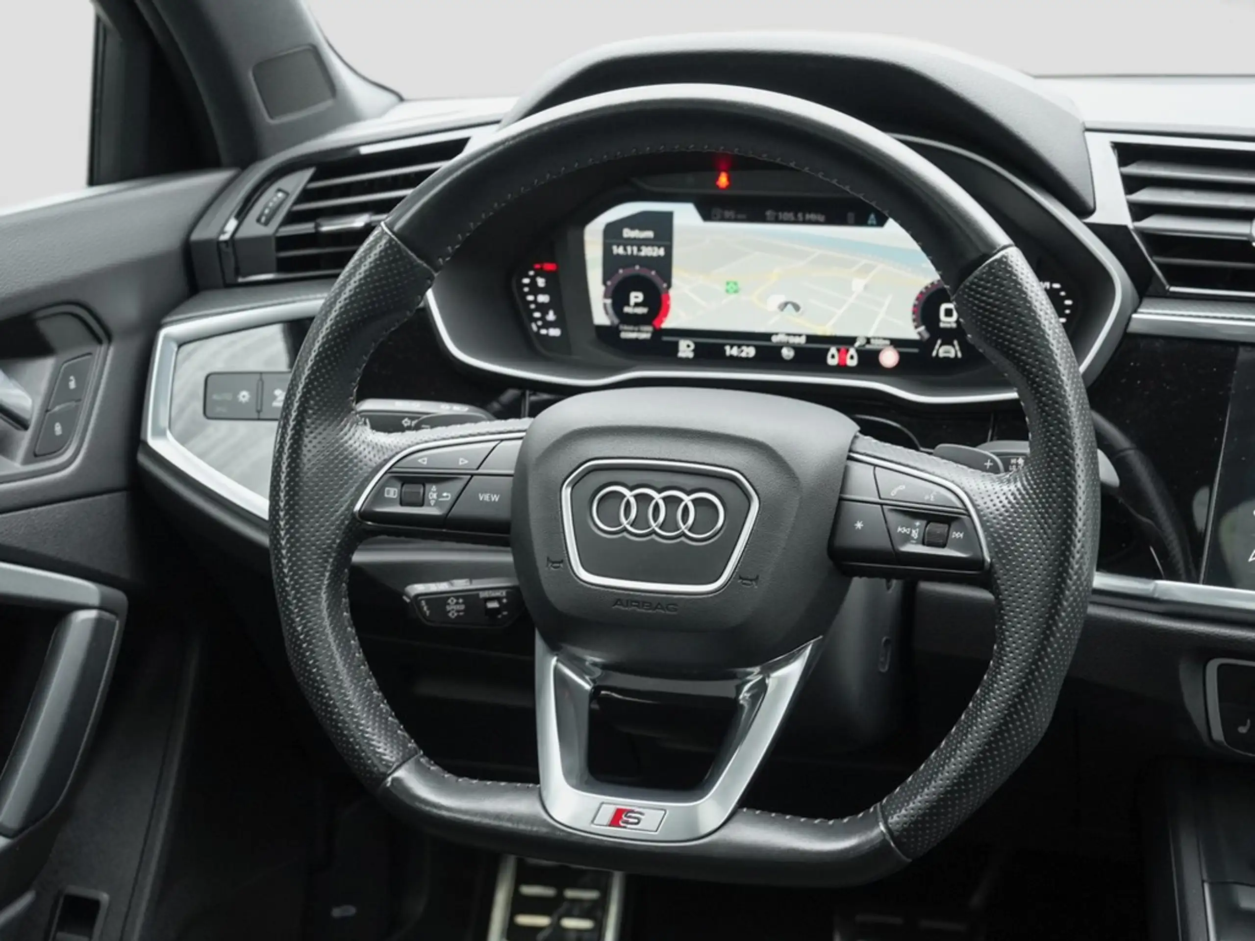 Audi - Q3