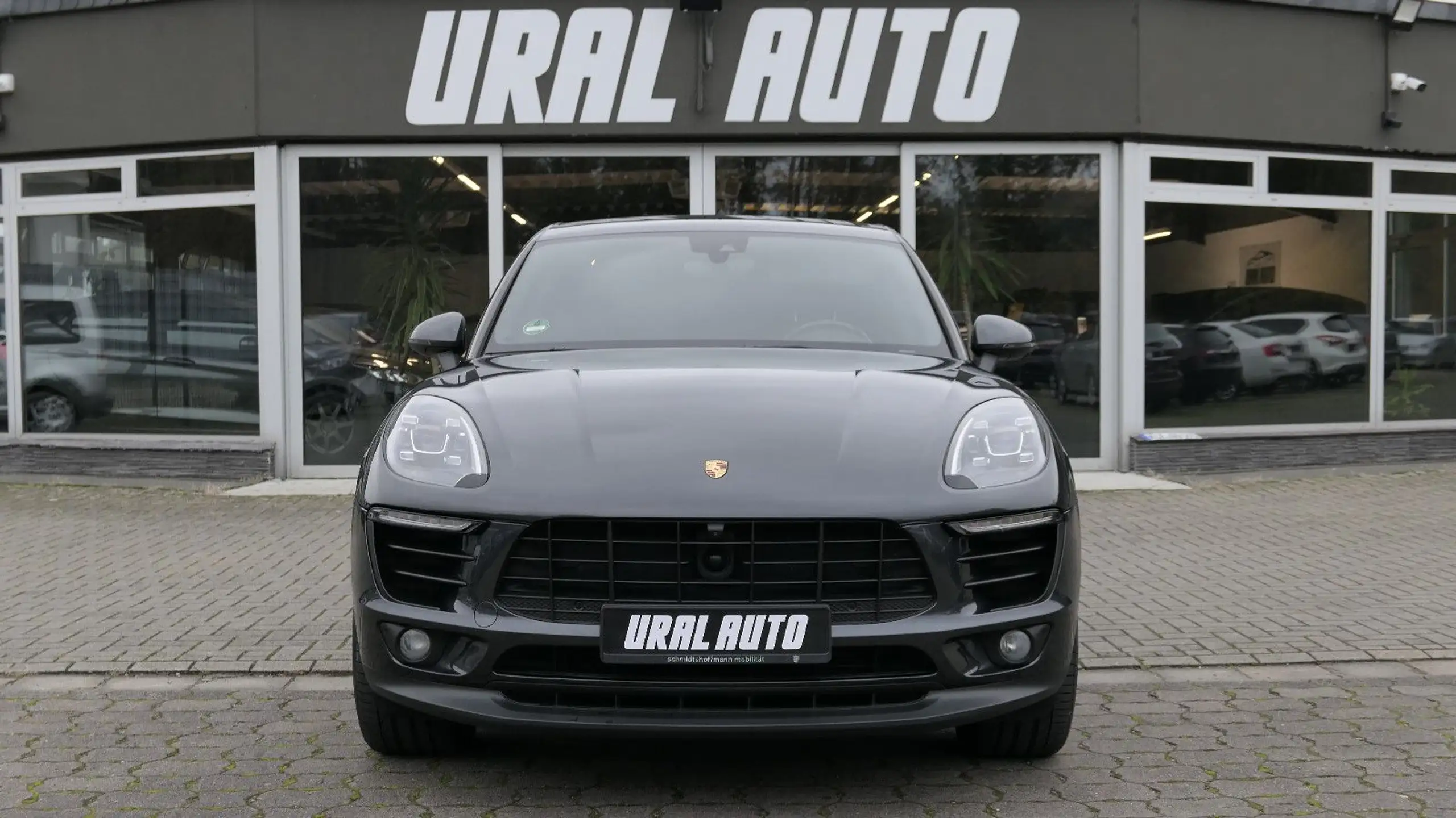 Porsche - Macan