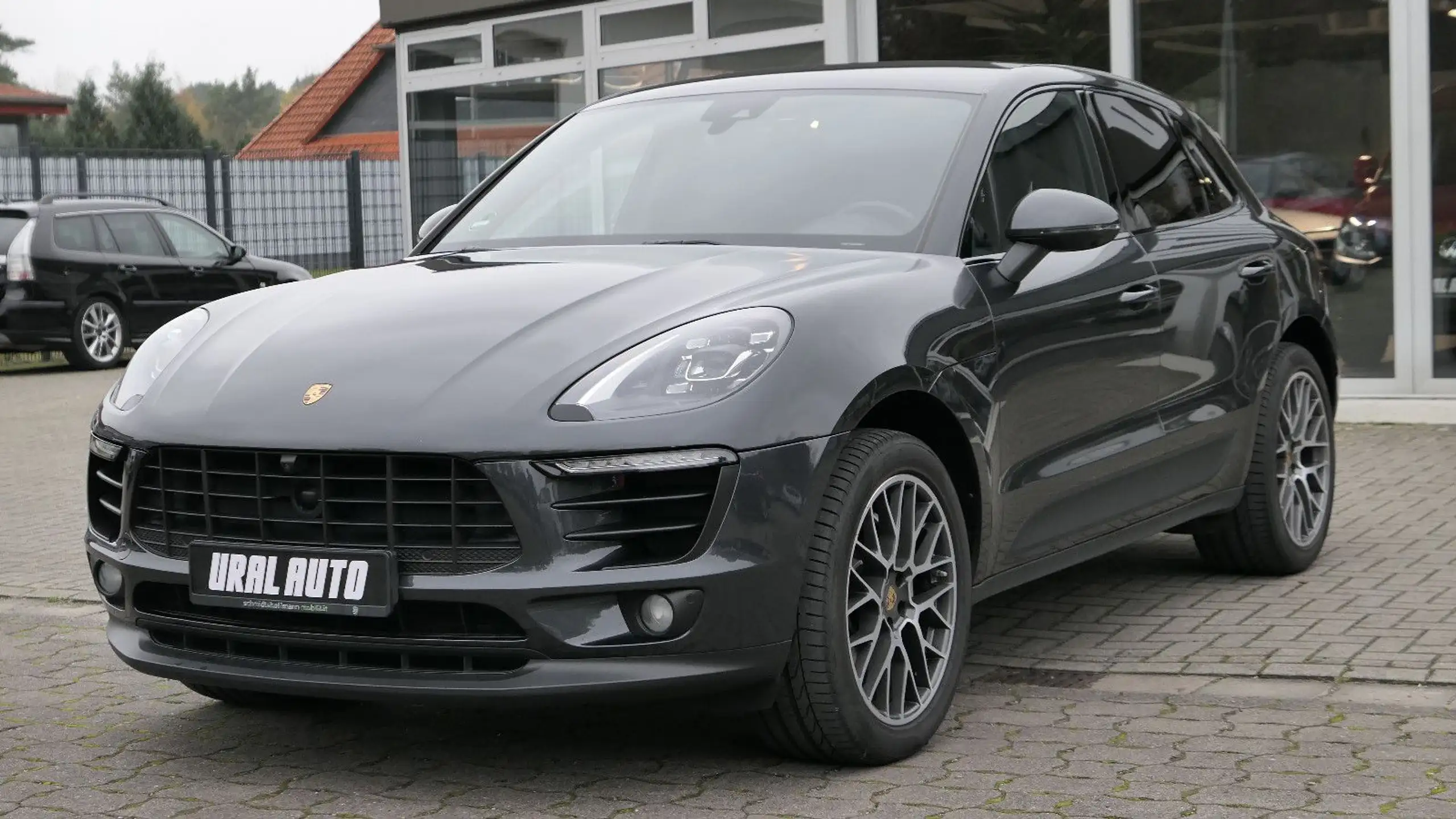 Porsche - Macan