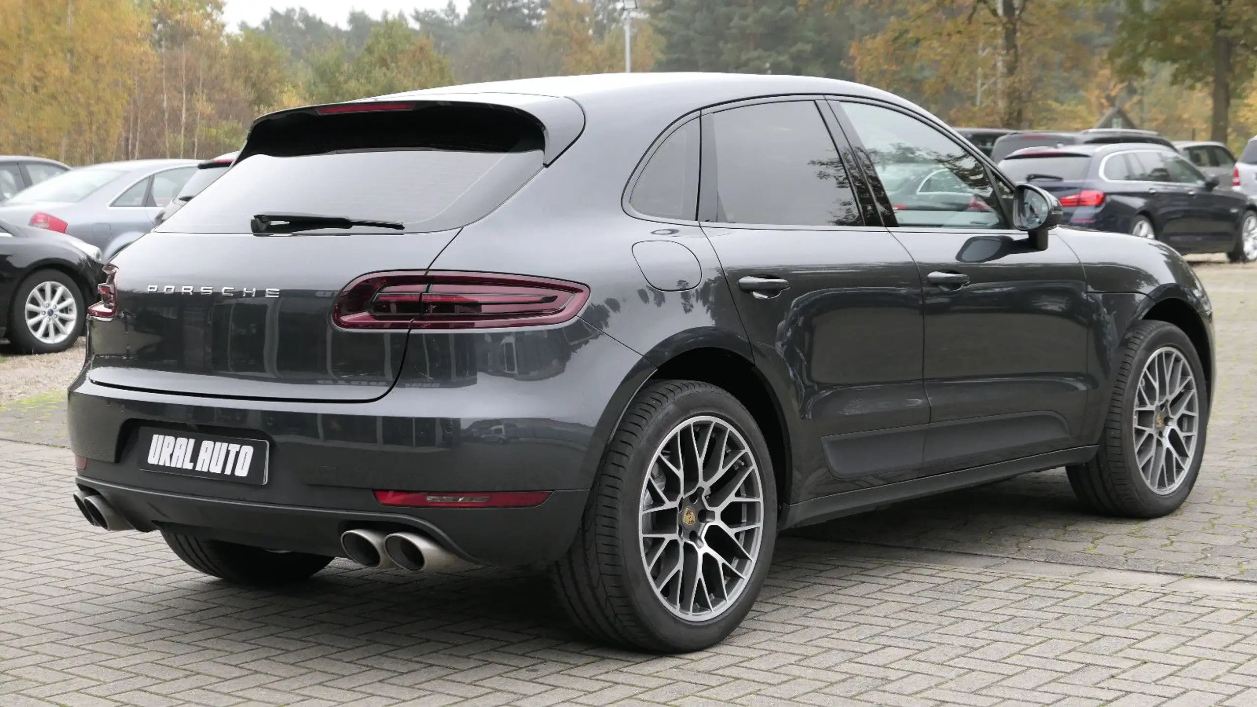 Porsche - Macan