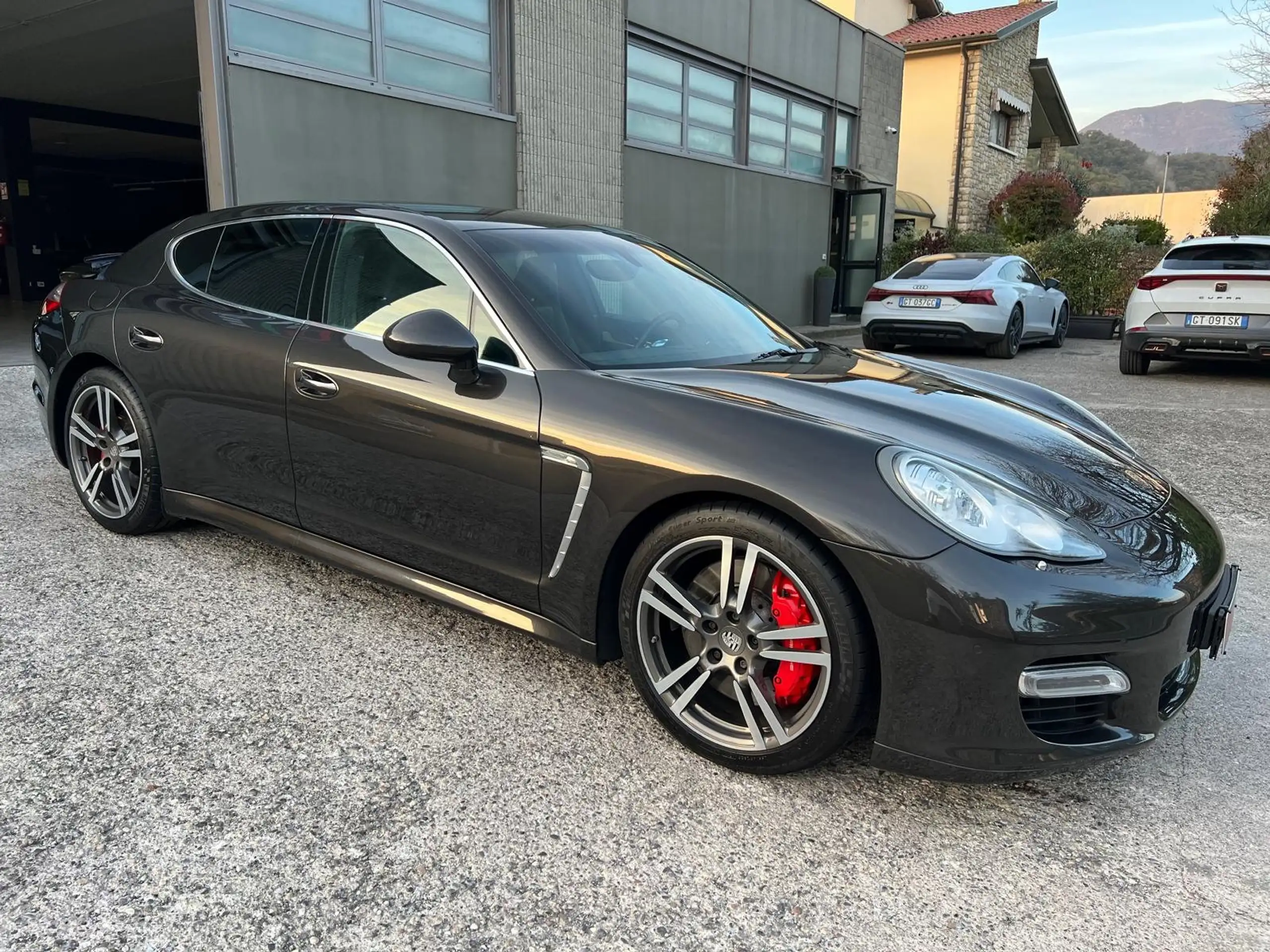 Porsche - Panamera