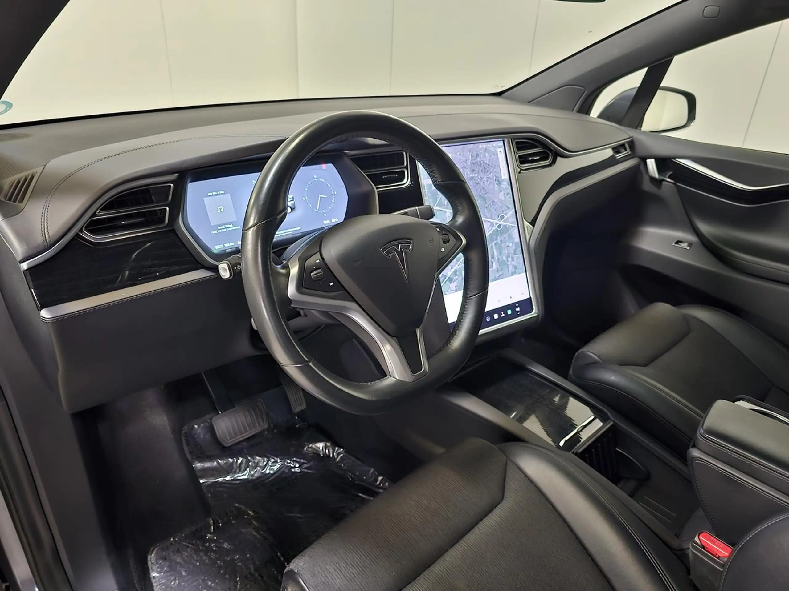 Tesla - Model X