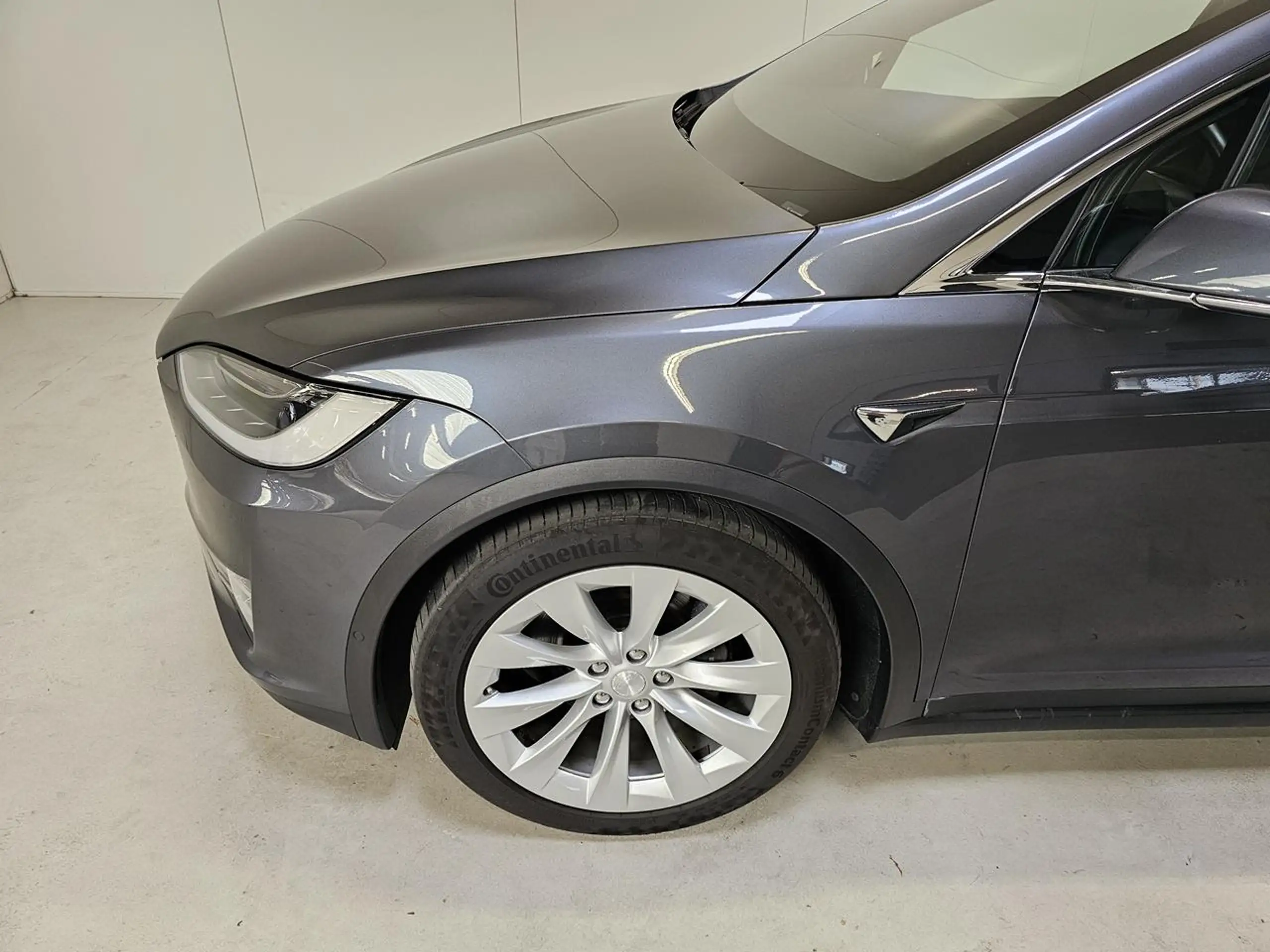 Tesla - Model X