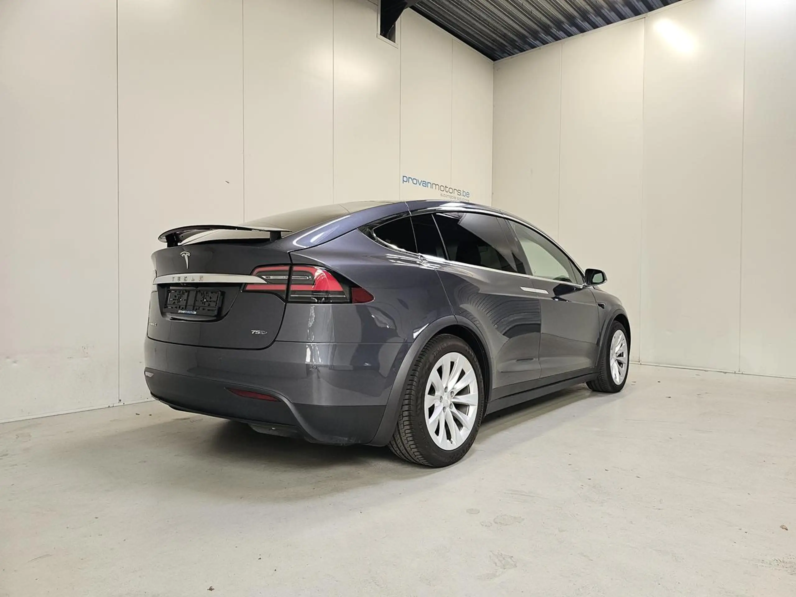 Tesla - Model X