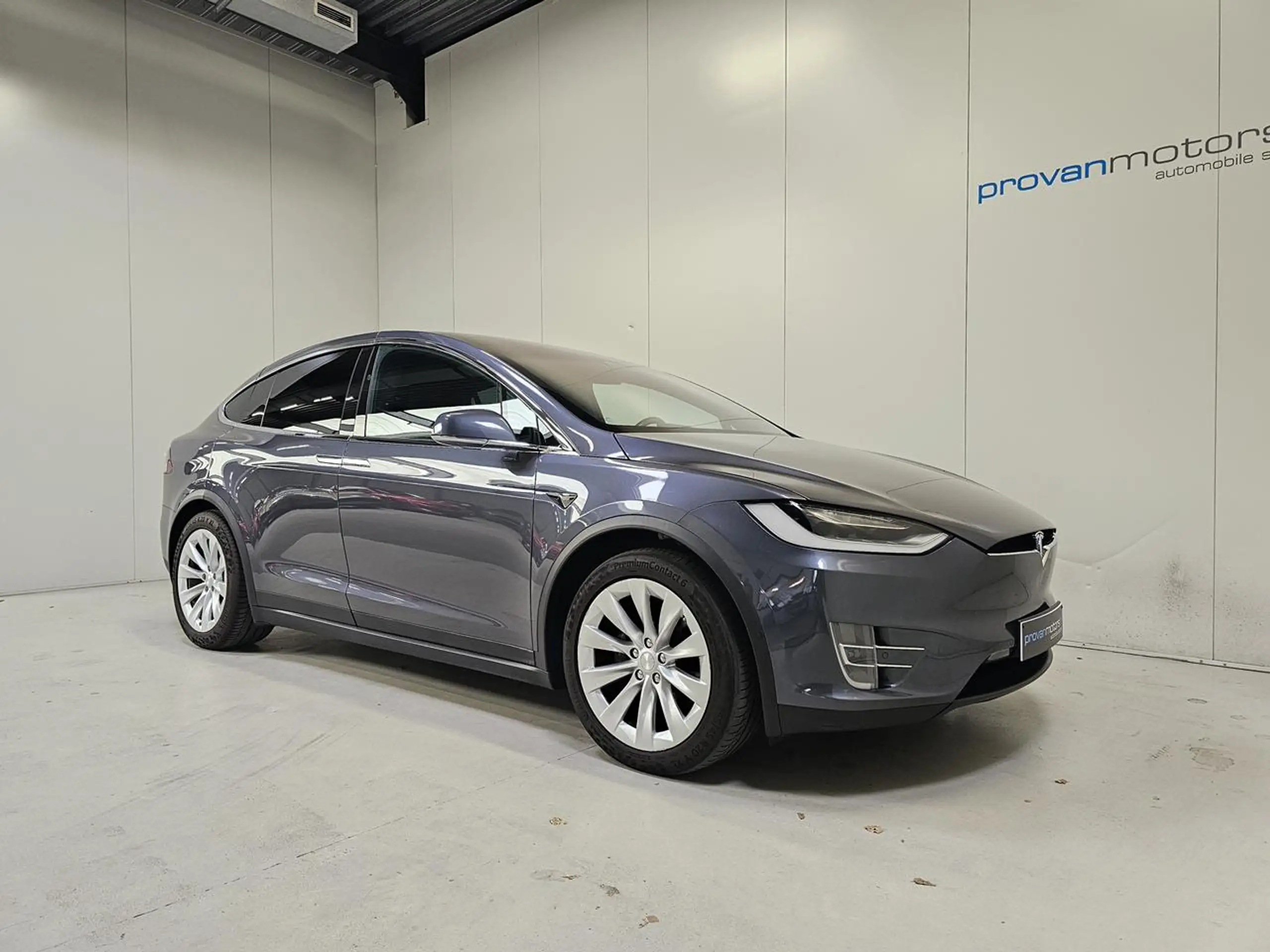 Tesla - Model X