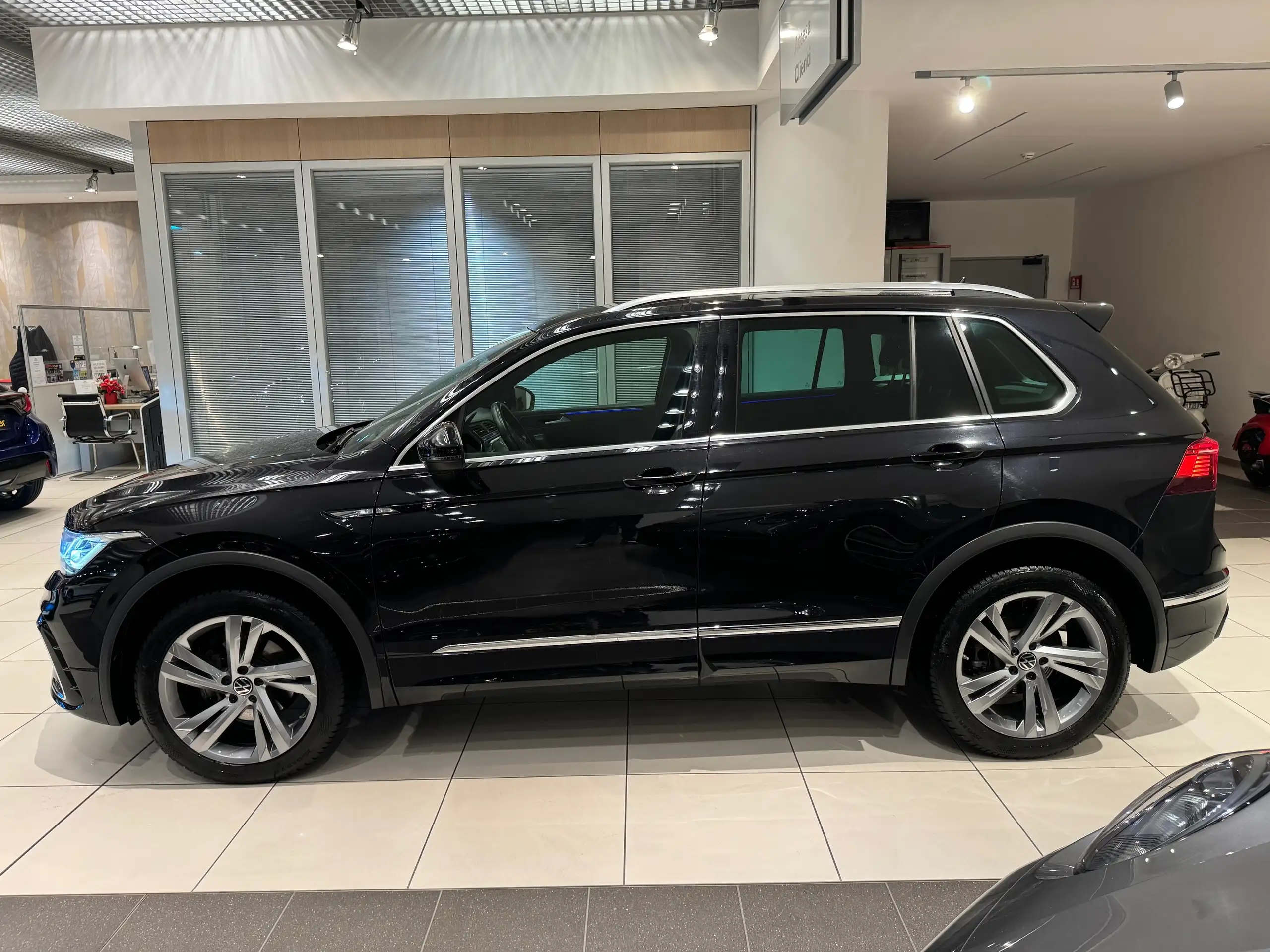 Volkswagen - Tiguan