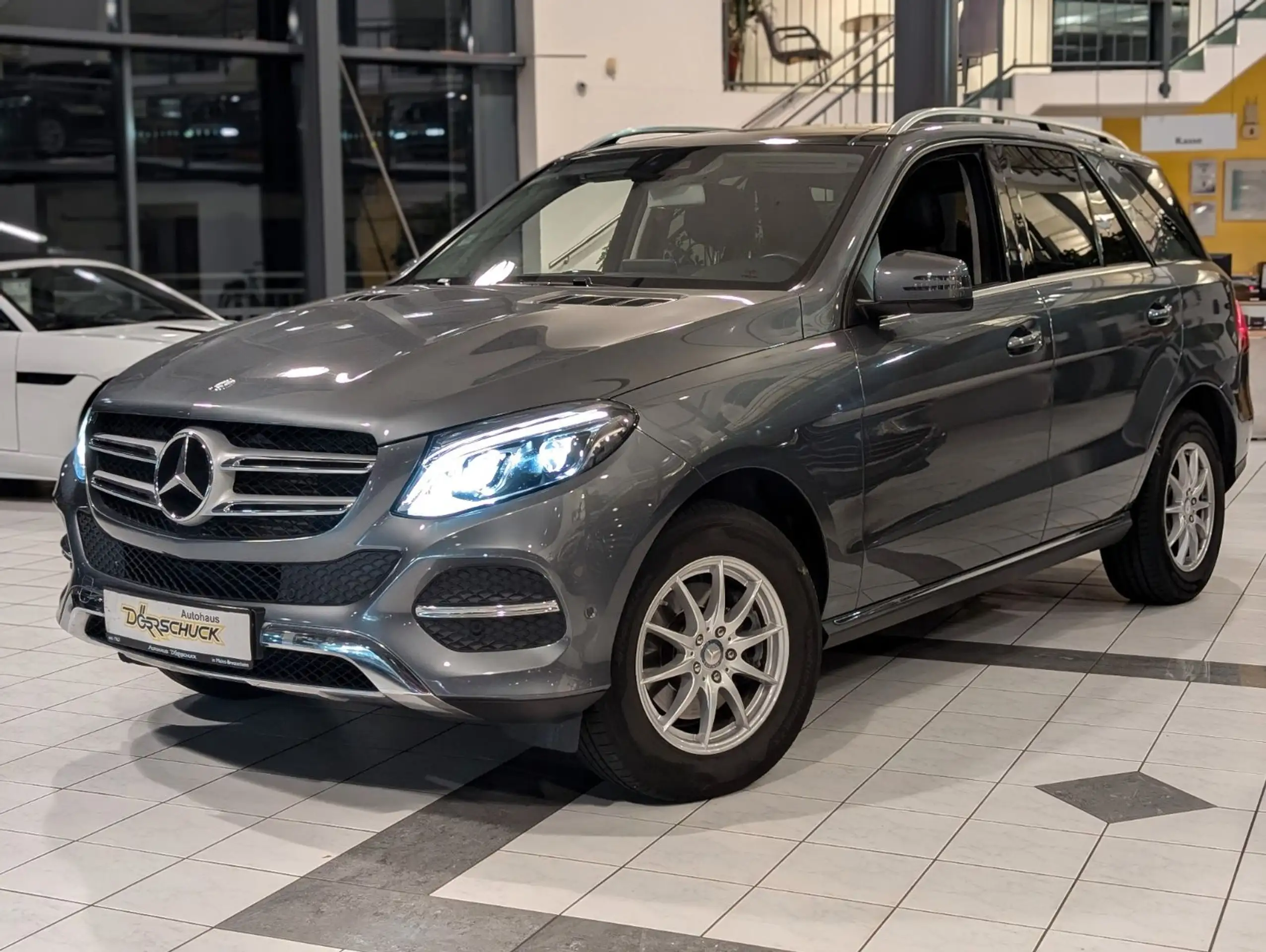 Mercedes-Benz - GLE 350