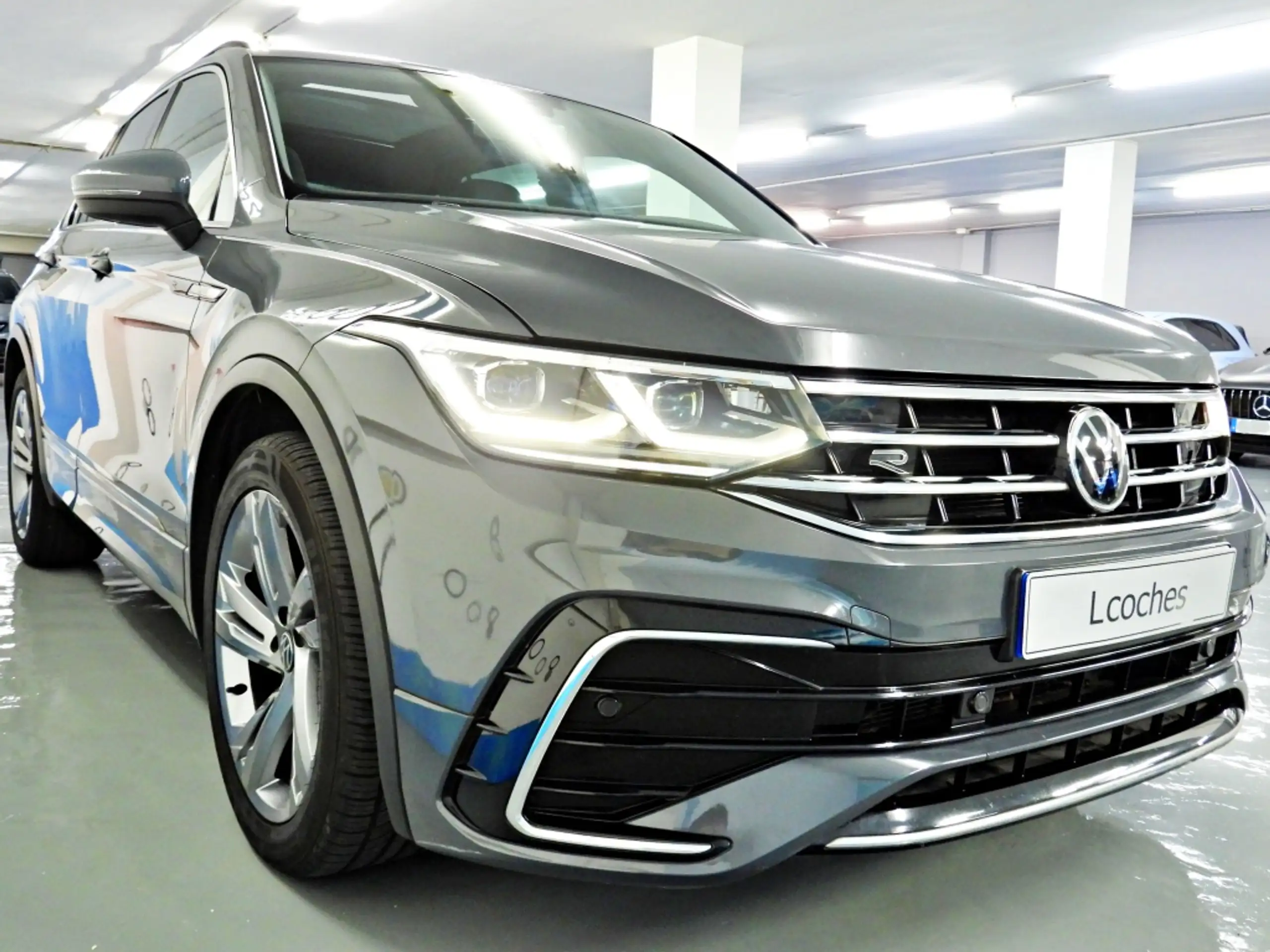 Volkswagen - Tiguan