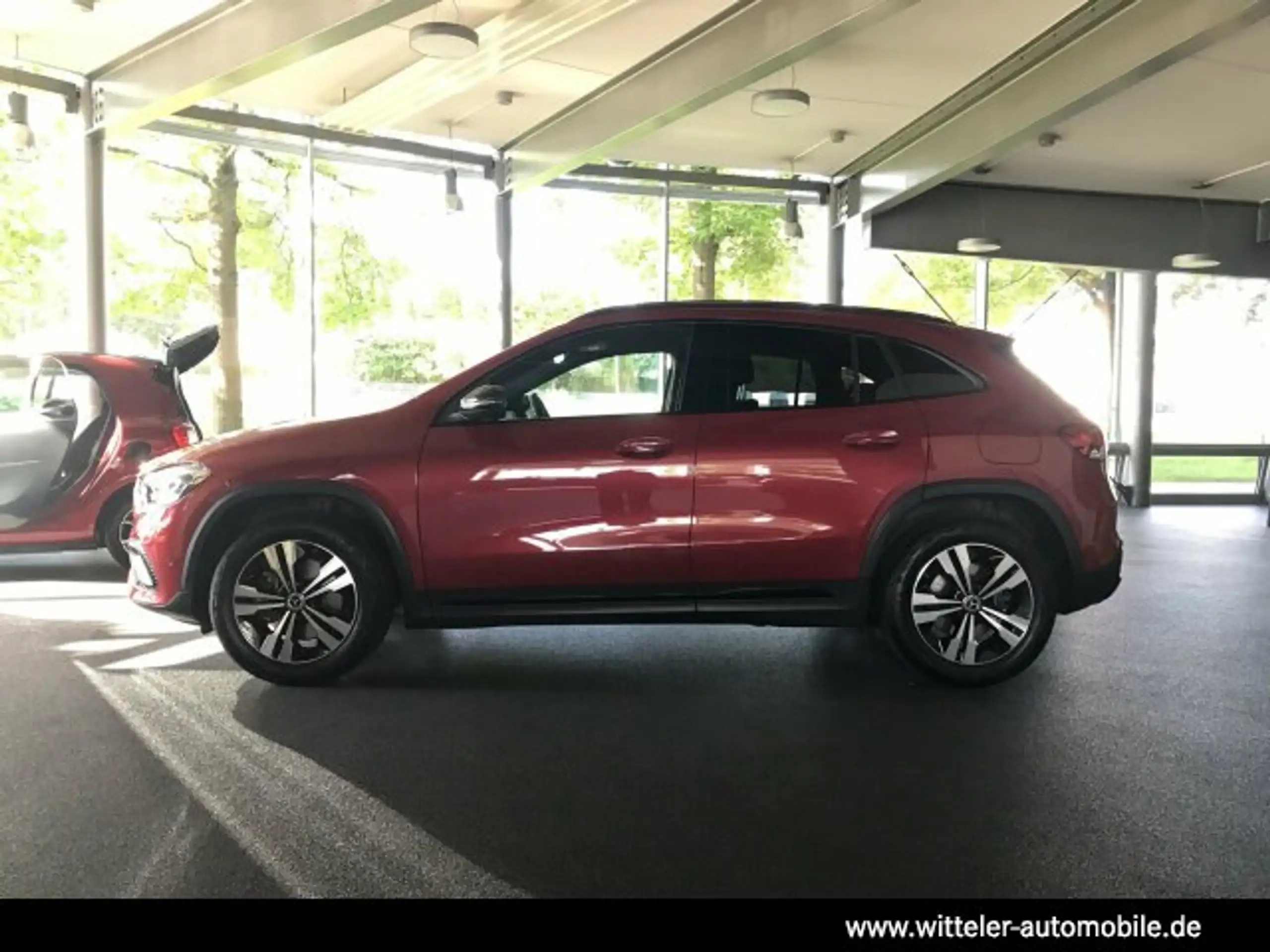 Mercedes-Benz - GLA 220