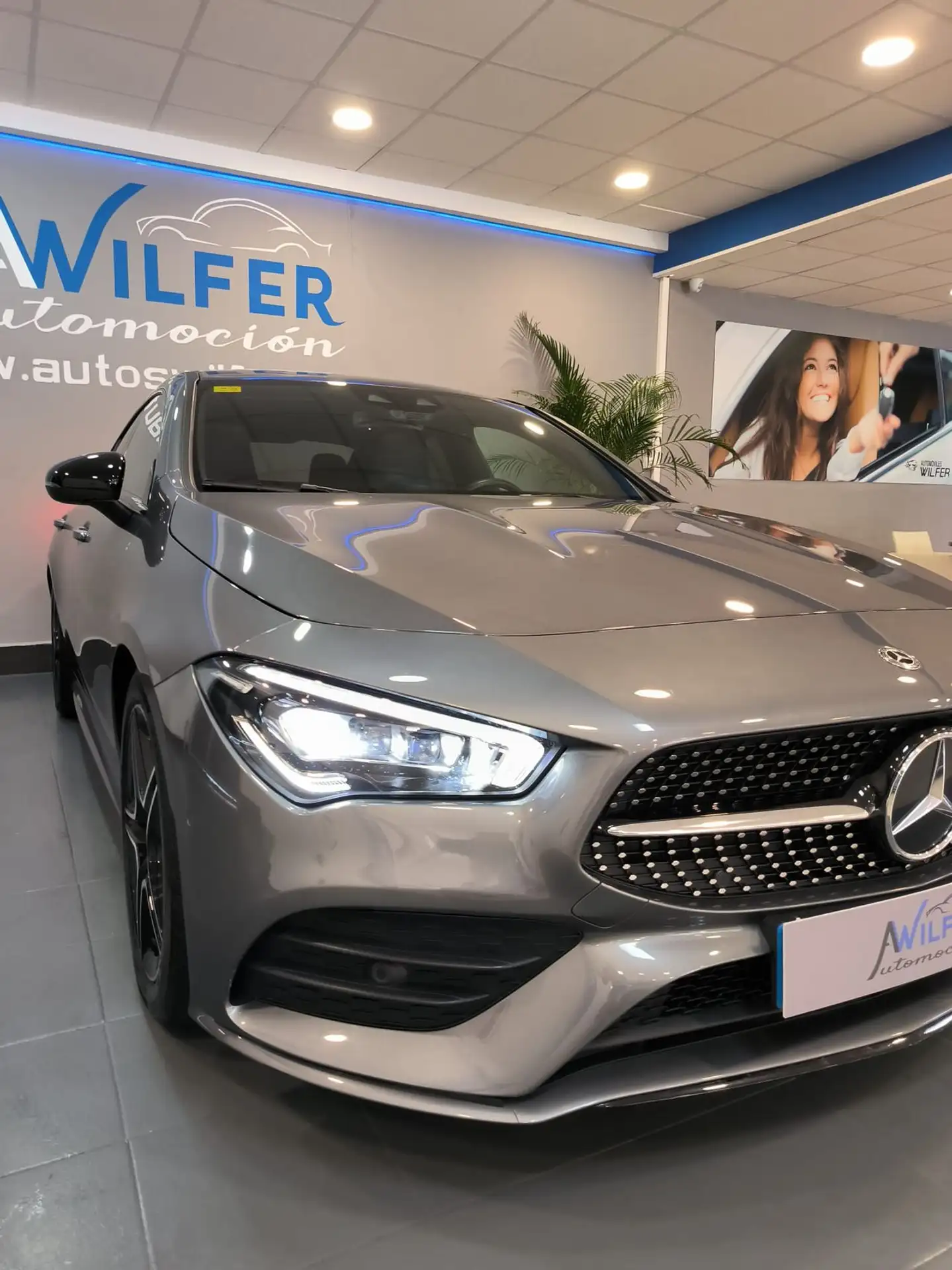 Mercedes-Benz - CLA 200