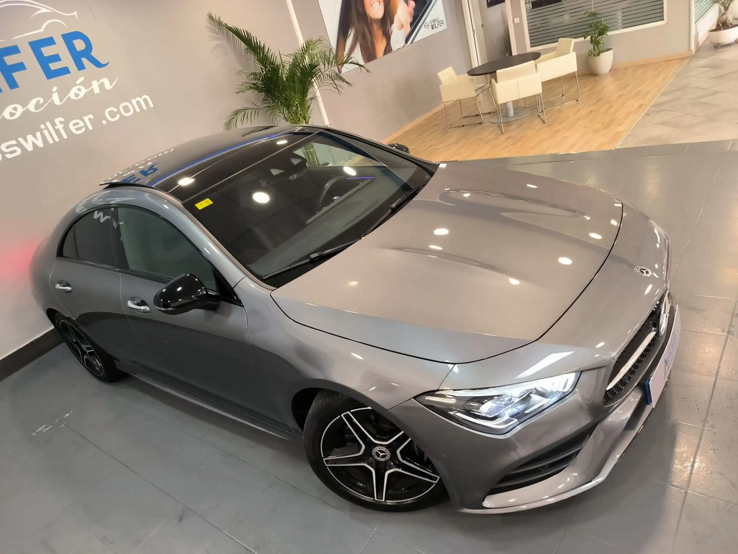 Mercedes-Benz - CLA 200