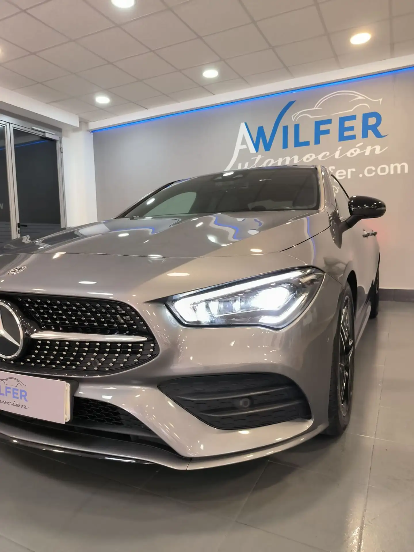 Mercedes-Benz - CLA 200