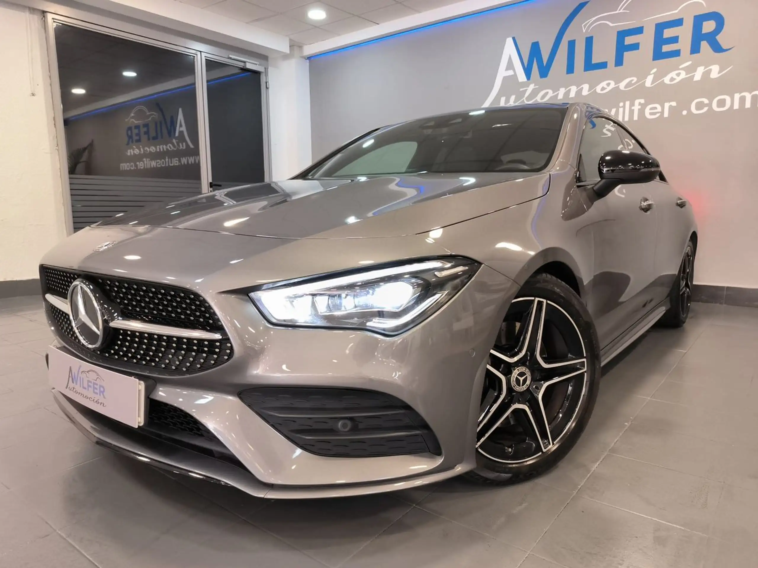 Mercedes-Benz - CLA 200