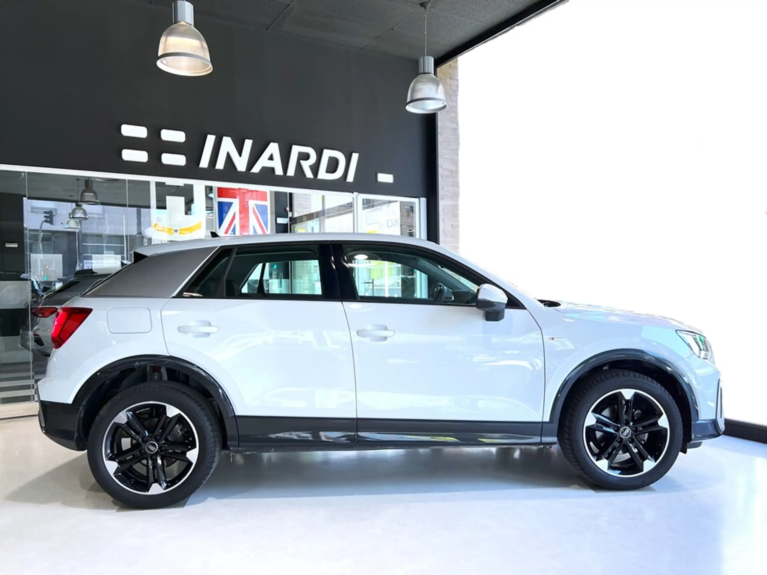 Audi - Q2