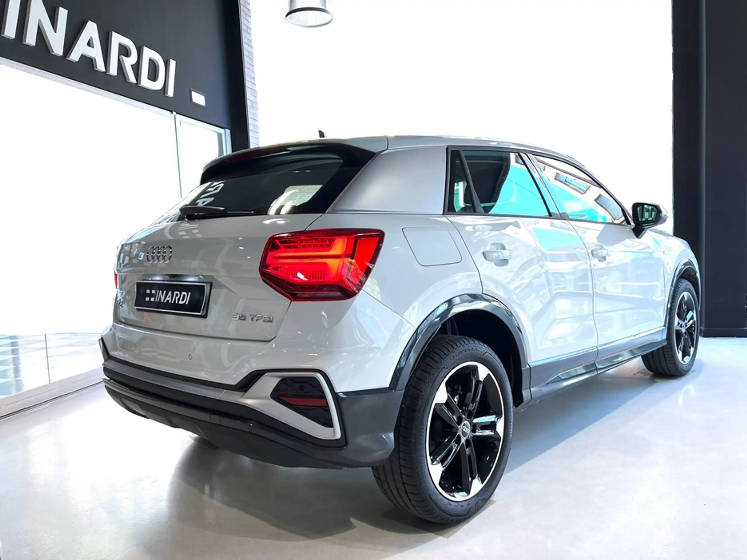 Audi - Q2